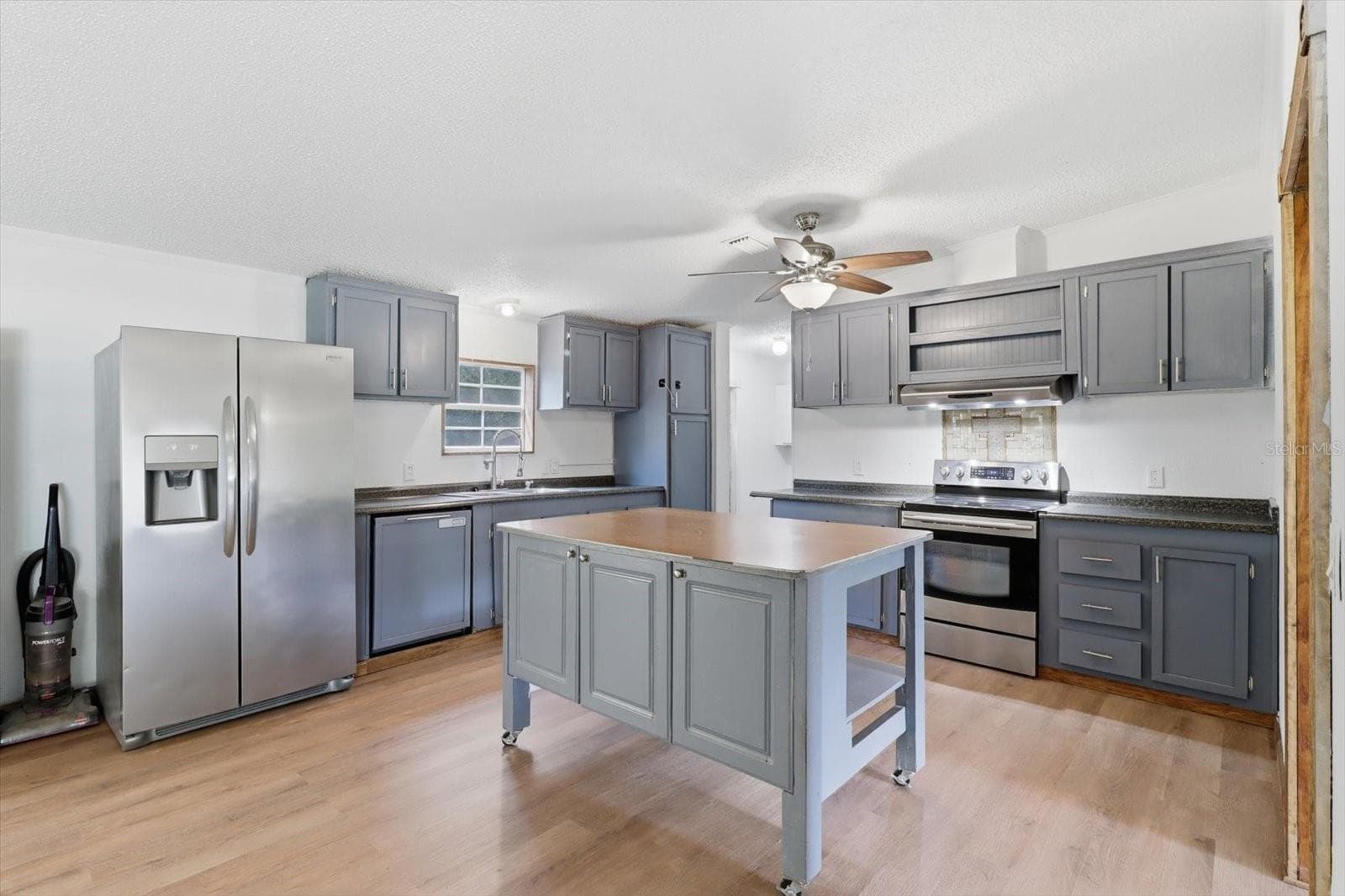 Manufactured Home at 3390 SE 146TH LN, SUMMERFIELD, photo 12 of 48