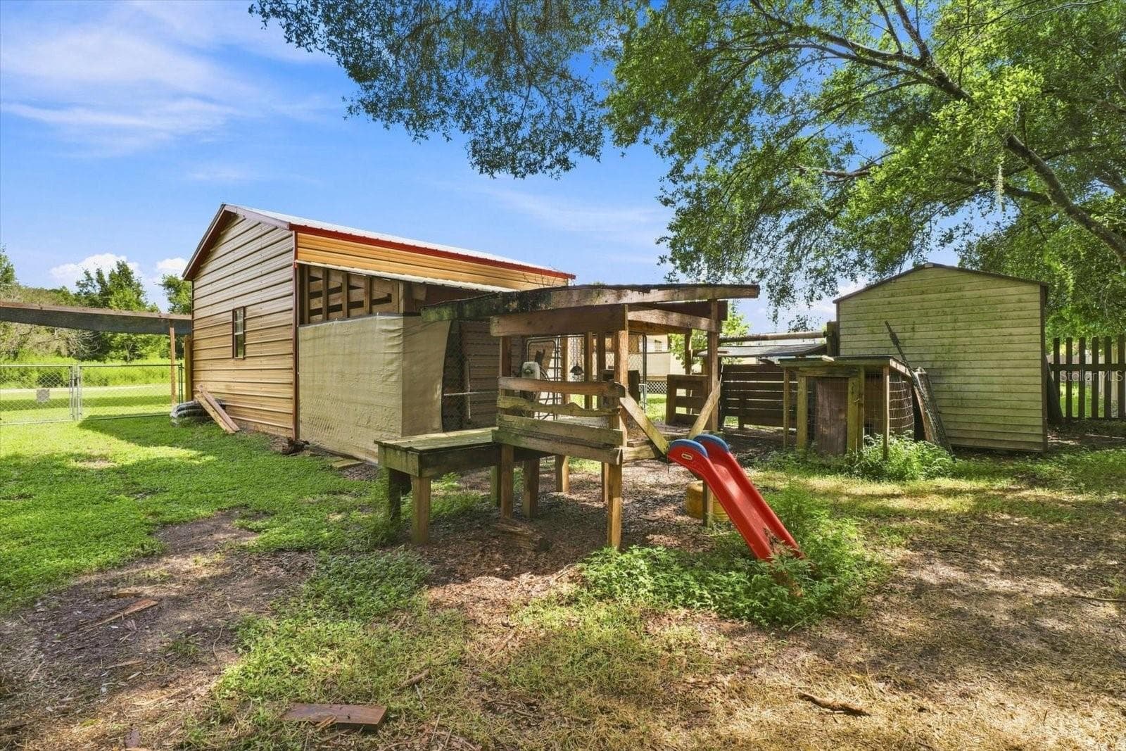 Goat playground! - 3390 SE 146TH LN, SUMMERFIELD