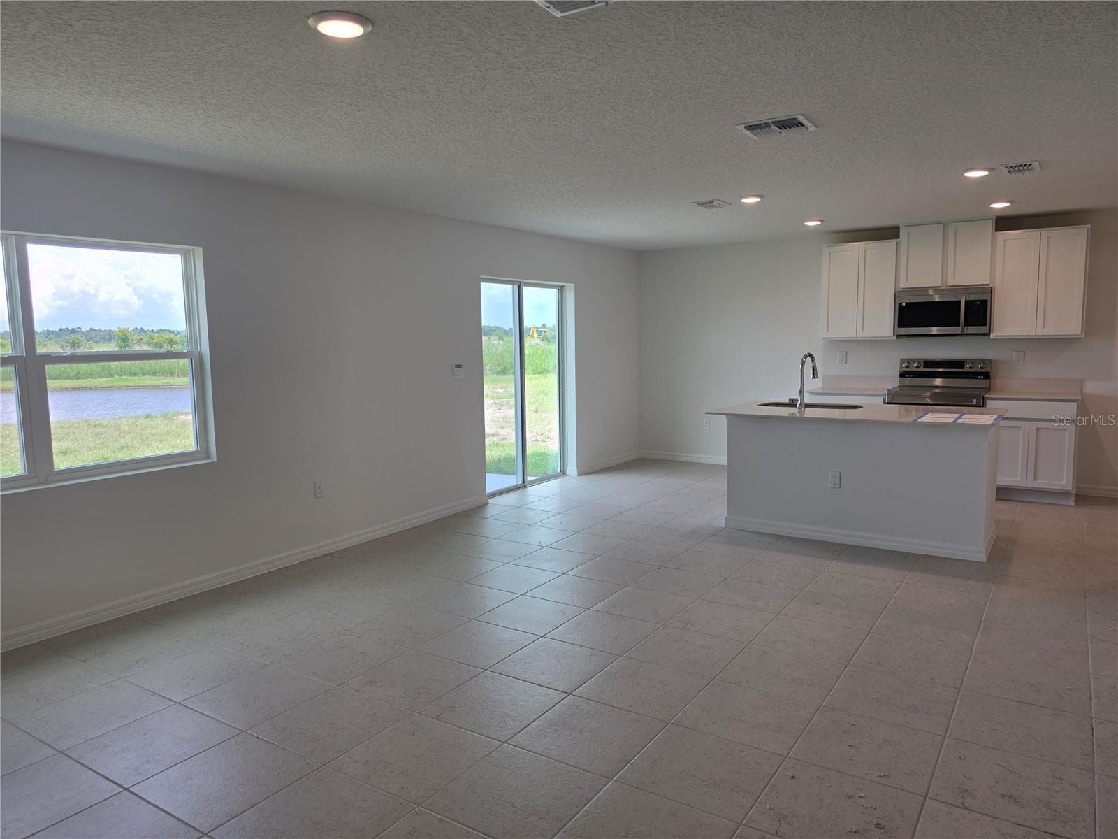 Open Concept - 3889 BLUETHREAD WAY, POINCIANA