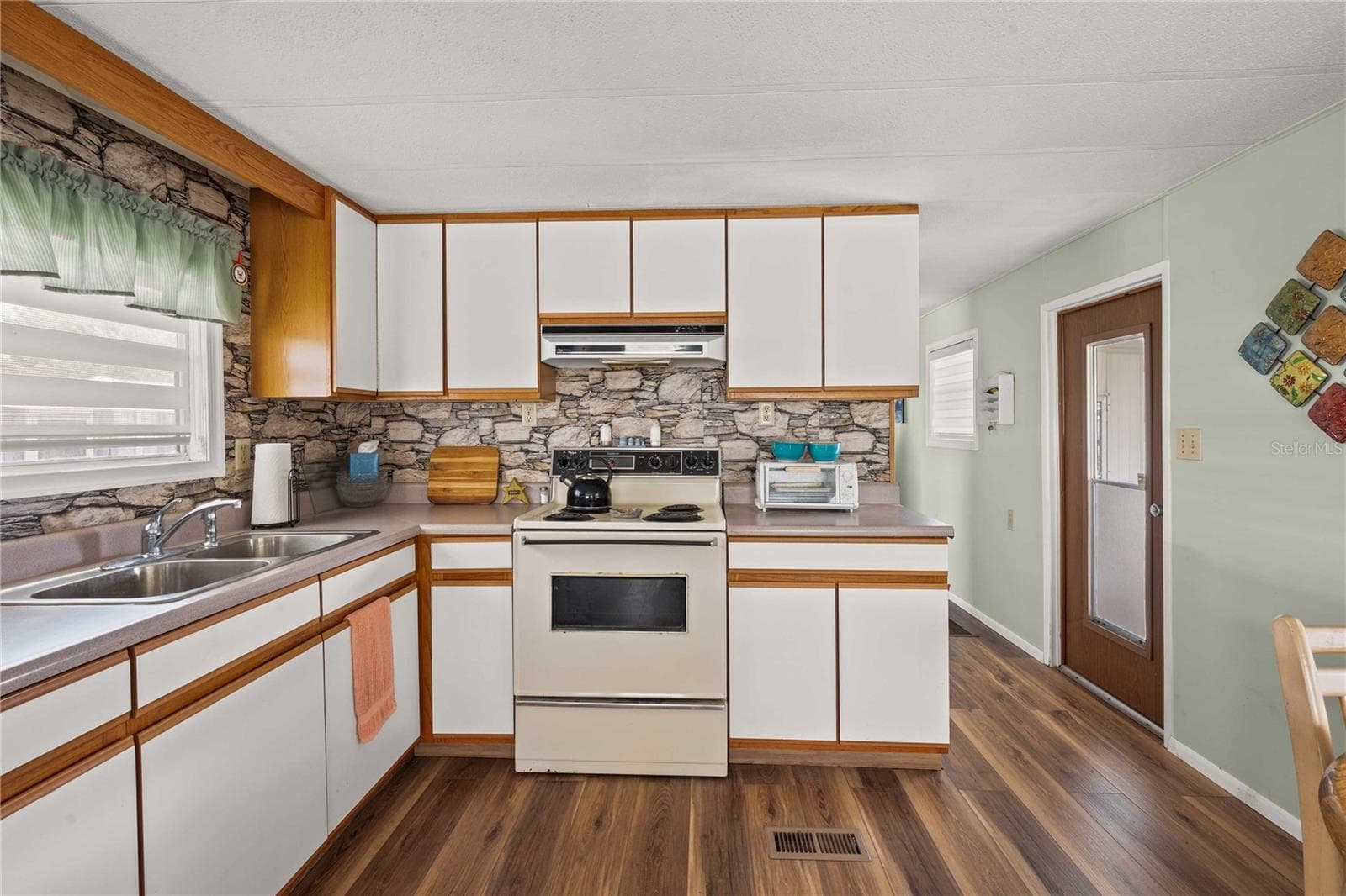 Mobile Home at 36917 GRACE AVE, ZEPHYRHILLS, photo 10 of 56