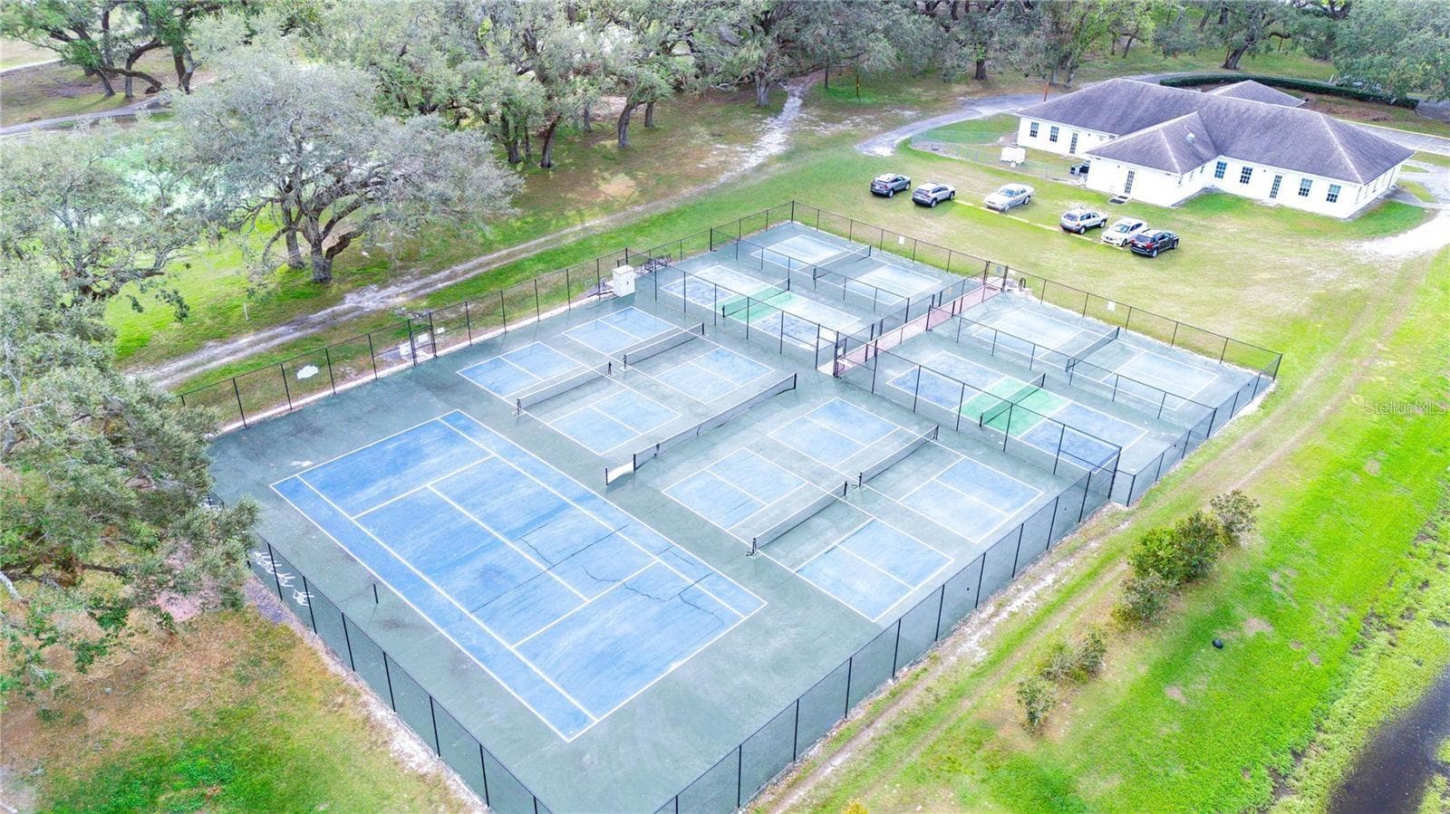 Betmar has 9 pickleball courts!! - 36917 GRACE AVE, ZEPHYRHILLS