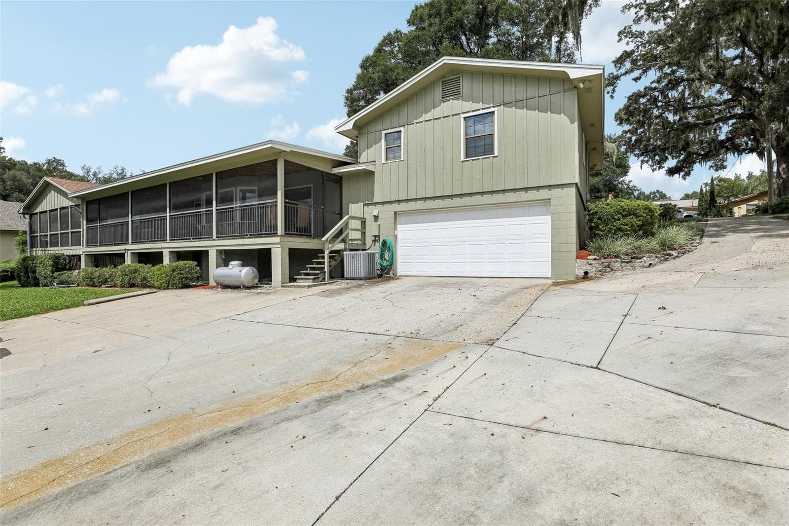 Back of home-tons of parking - 1460 GROVE ST, EUSTIS