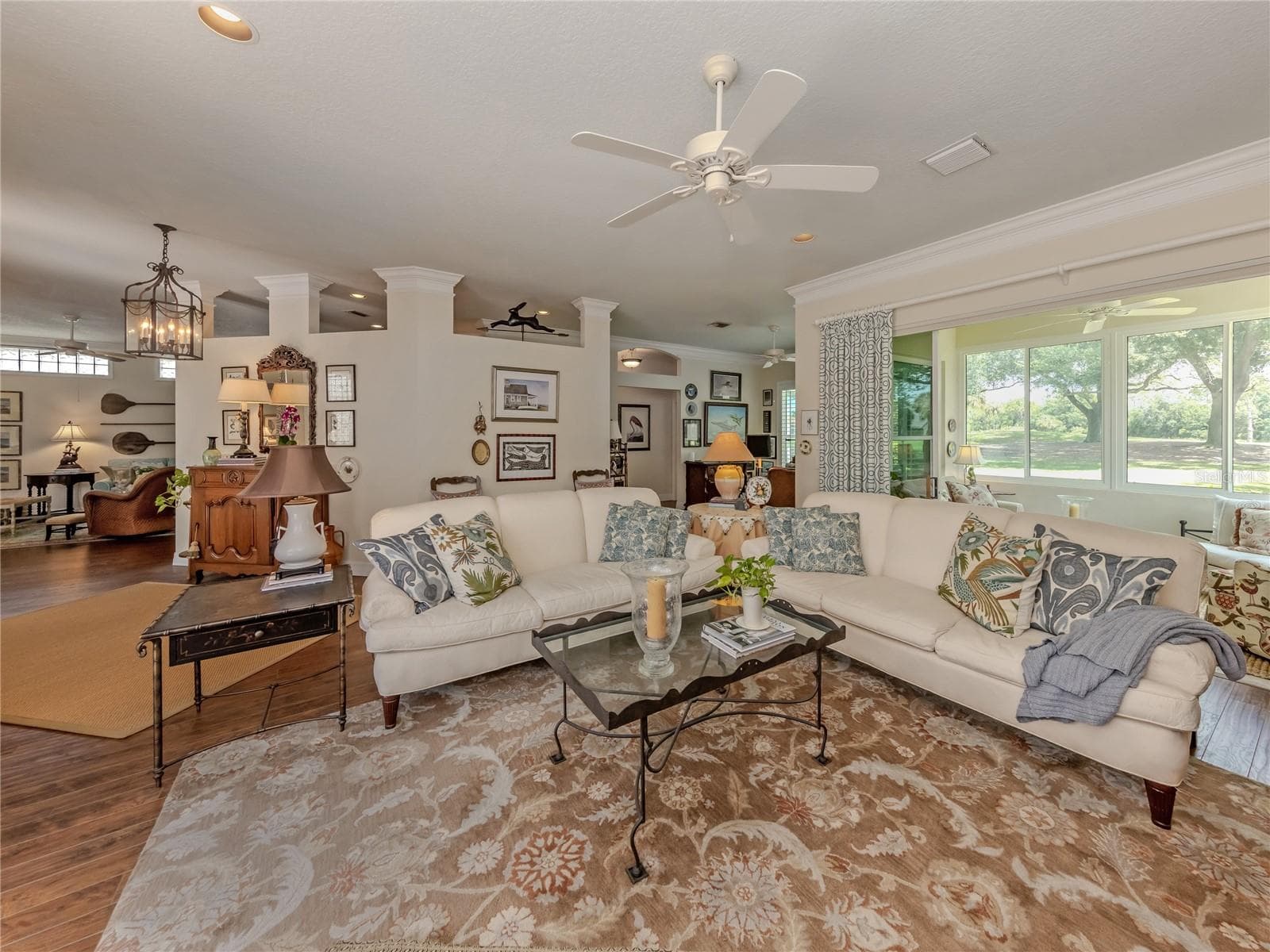 Single Family Residence at 228 VESTAVIA DR, VENICE, photo 10 of 76