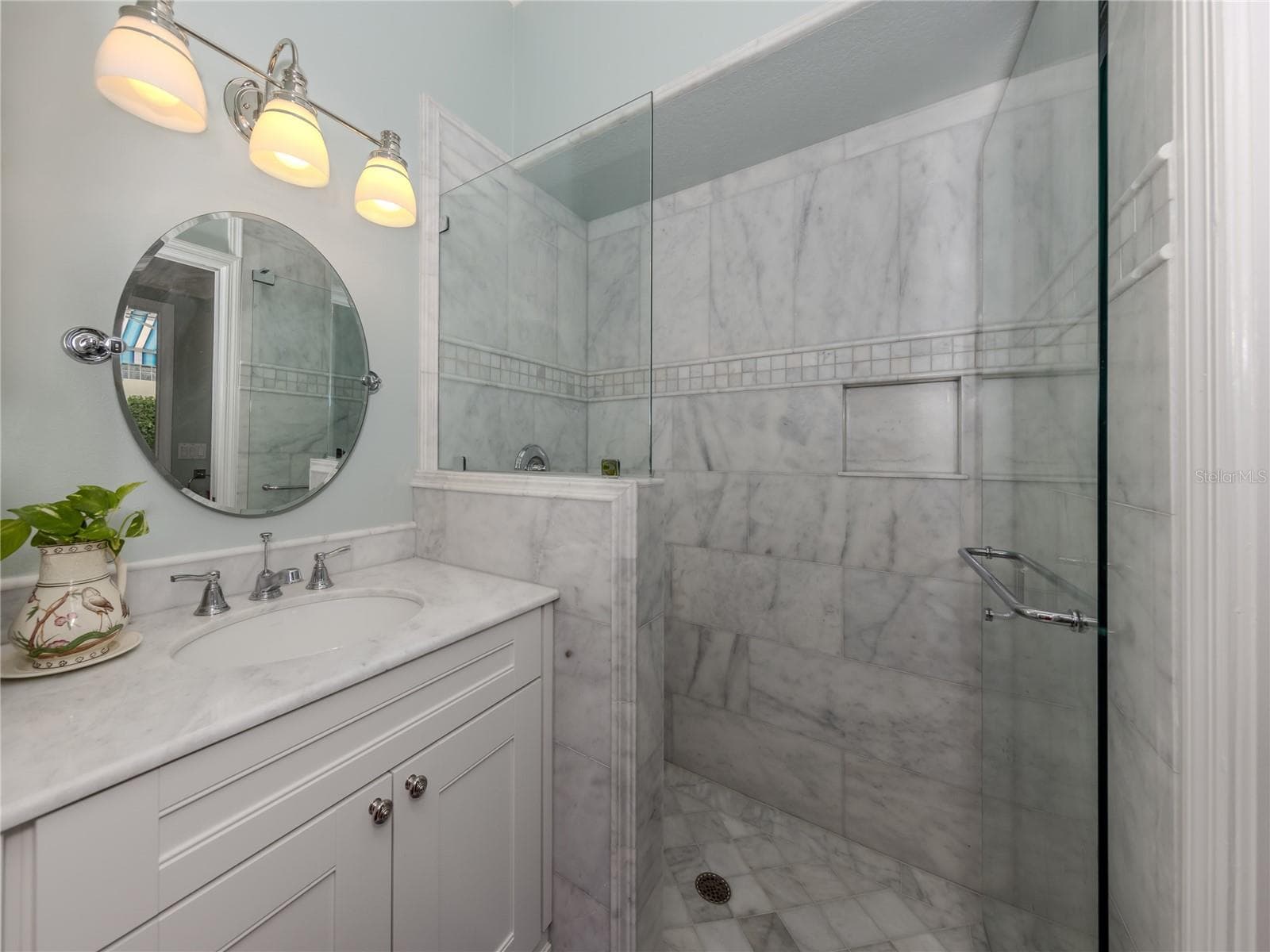 Single Family Residence at 228 VESTAVIA DR, VENICE, photo 26 of 76