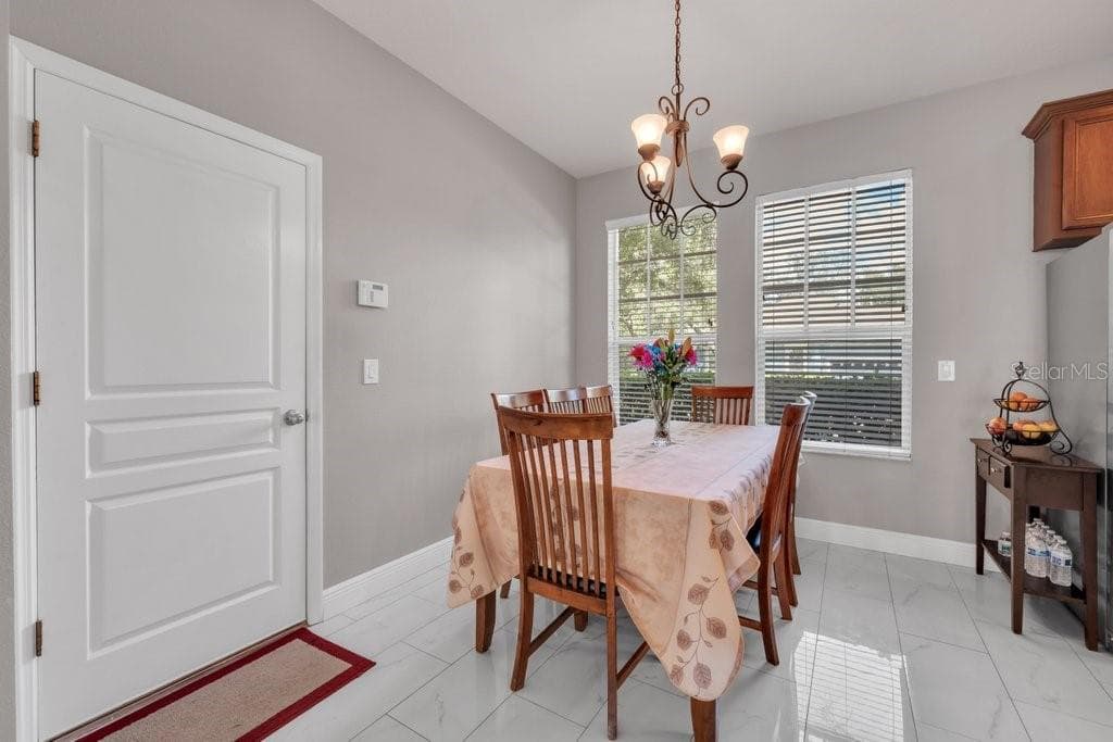 Single Family Residence at 5929 FISHHAWK CROSSING BLVD, LITHIA, photo 10 of 39
