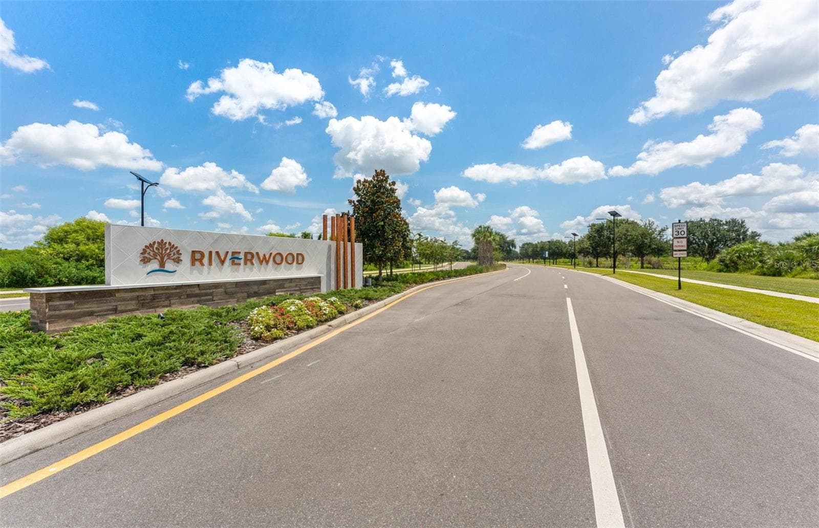 Welcome Home! - 1482 JULINGTON CT, ZEPHYRHILLS