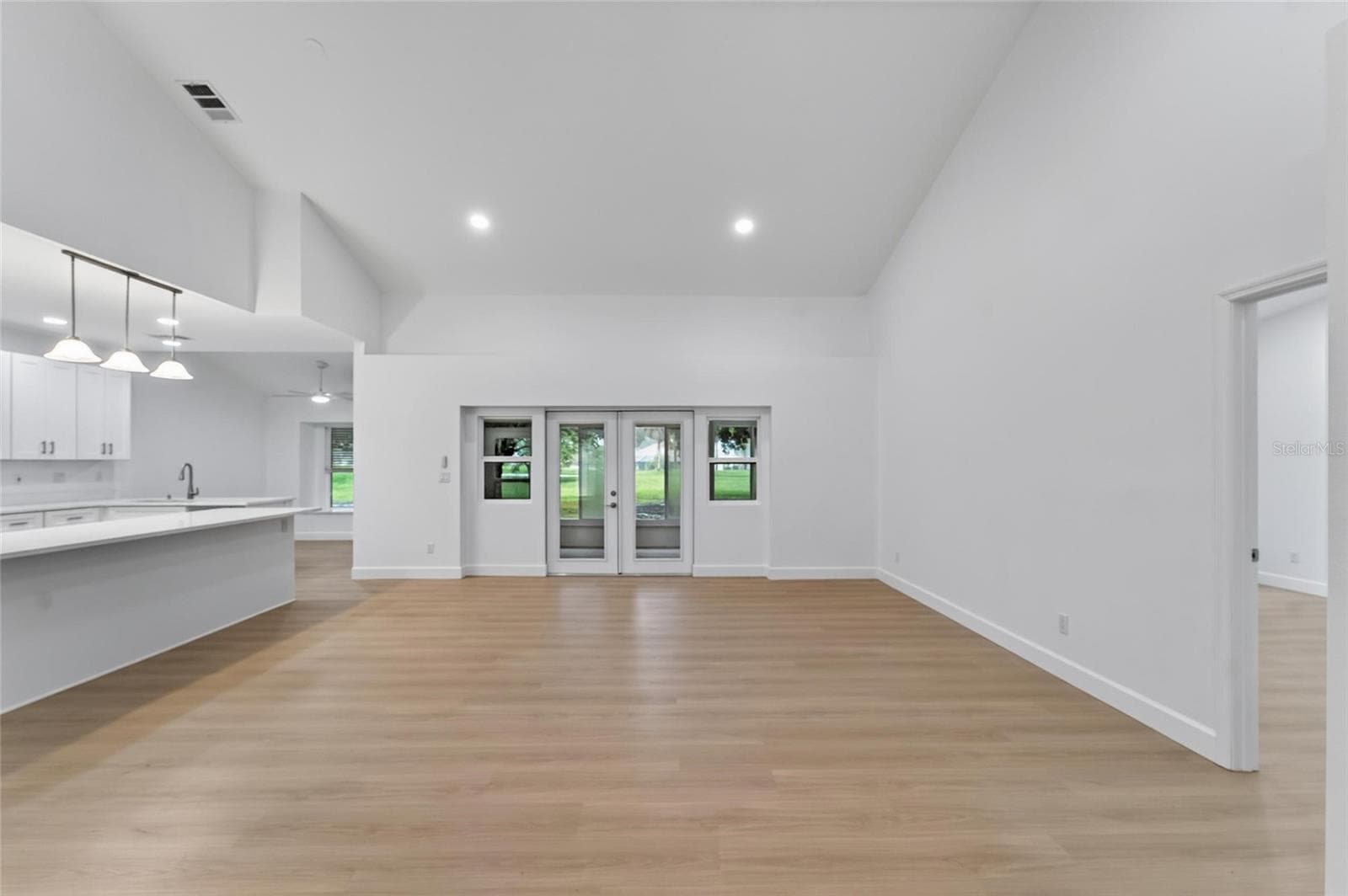 Single Family Residence at 2216 NEW BEDFORD DR, SUN CITY CENTER, photo 3 of 75