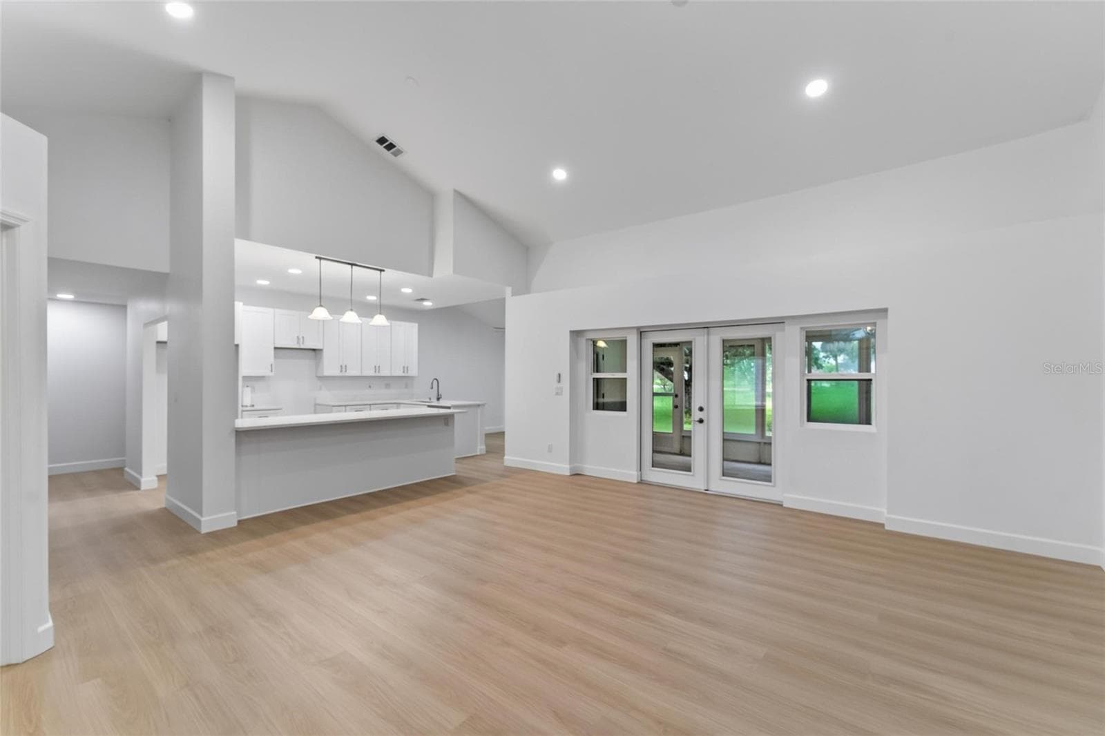 Single Family Residence at 2216 NEW BEDFORD DR, SUN CITY CENTER, photo 4 of 75