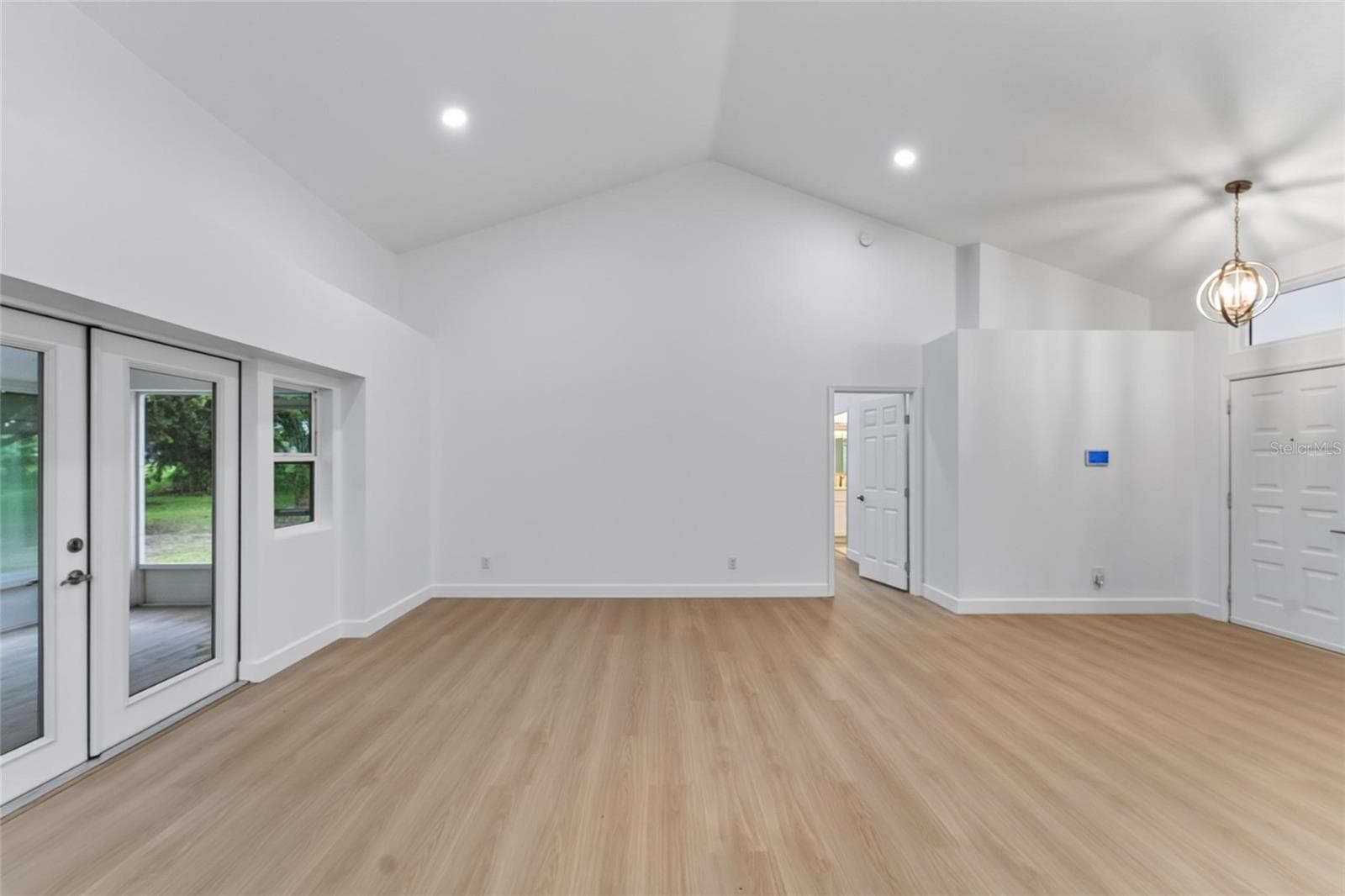 Single Family Residence at 2216 NEW BEDFORD DR, SUN CITY CENTER, photo 7 of 75