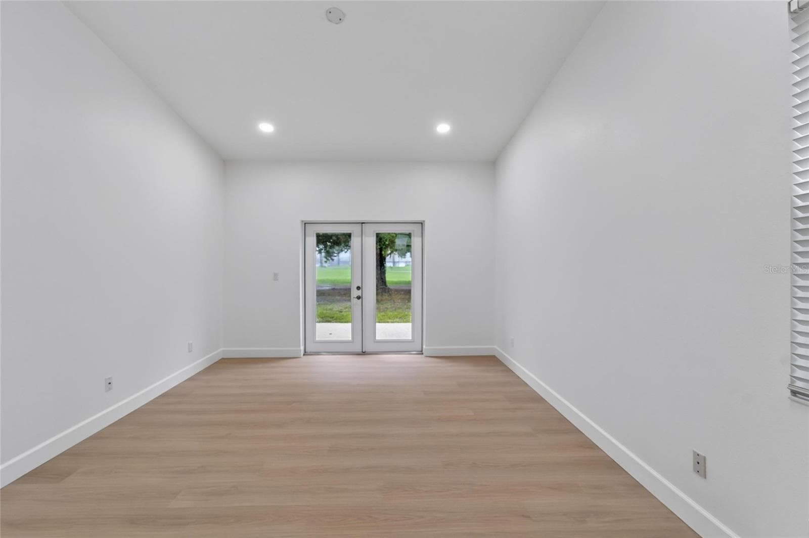 Single Family Residence at 2216 NEW BEDFORD DR, SUN CITY CENTER, photo 10 of 75