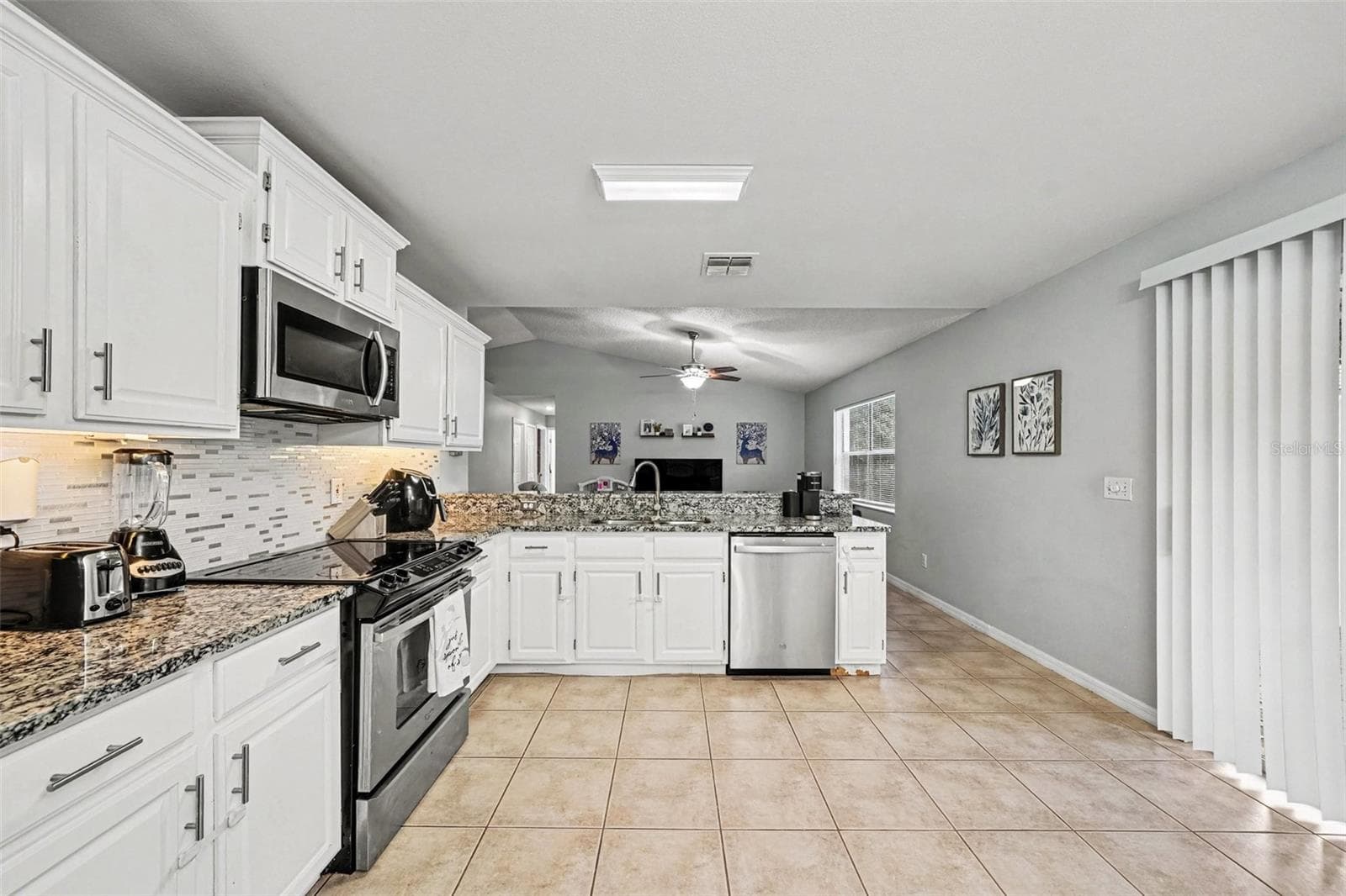 Single Family Residence at 30944 TEHO ST, MOUNT PLYMOUTH, photo 12 of 24