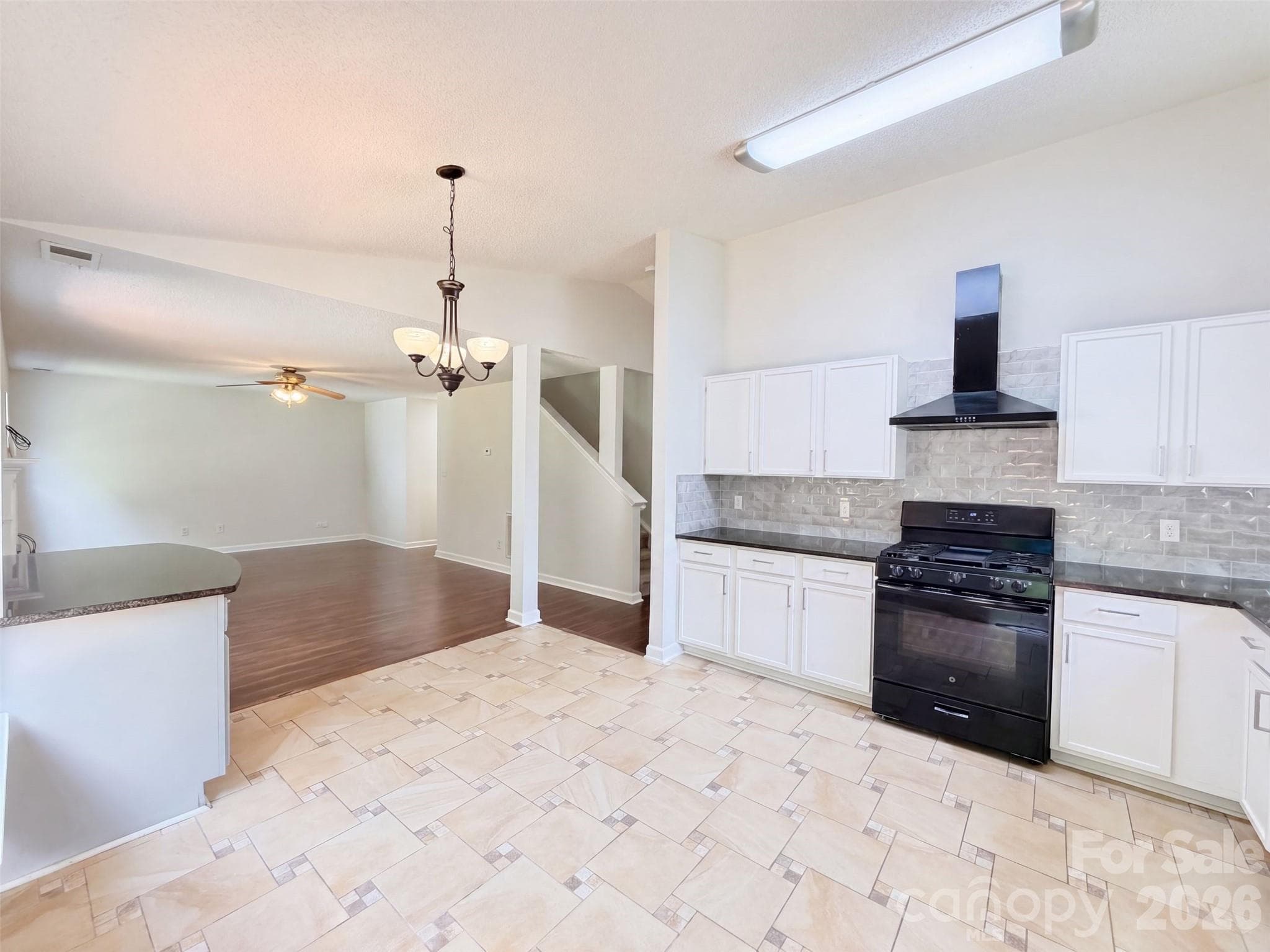 Single Family Residence at 8616 Silver Falls Way, Charlotte, photo 2 of 18