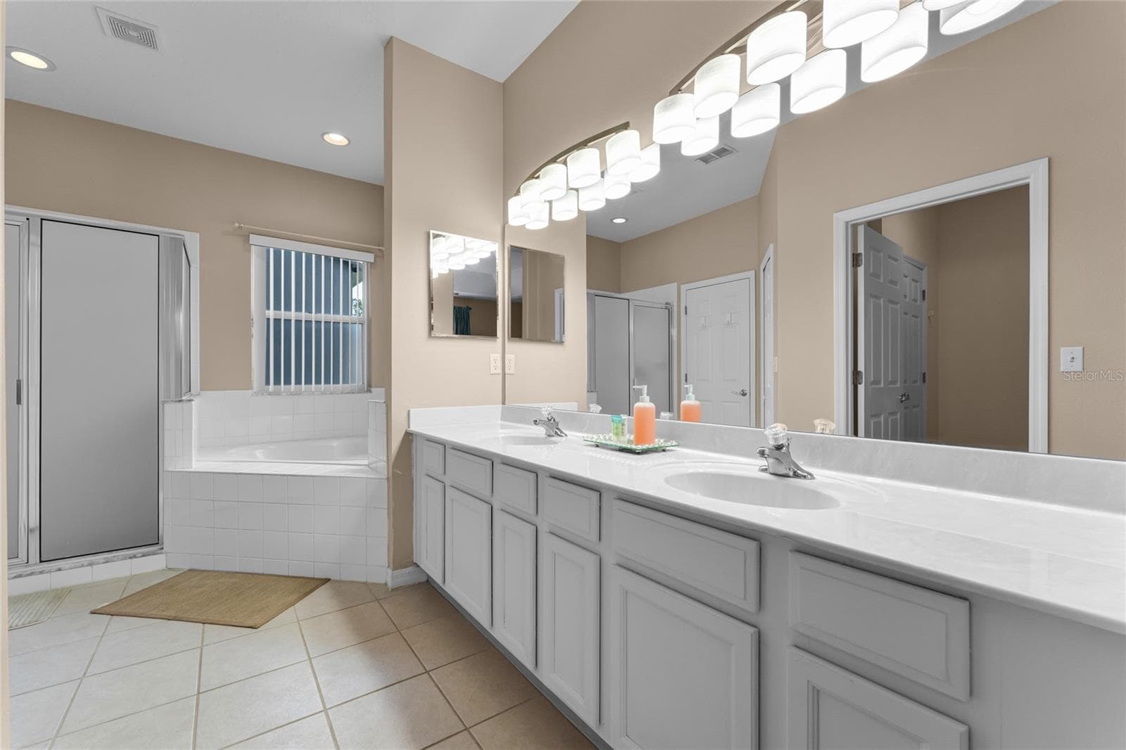 Single Family Residence at 616 CORVINA DR, DAVENPORT, photo 17 of 28