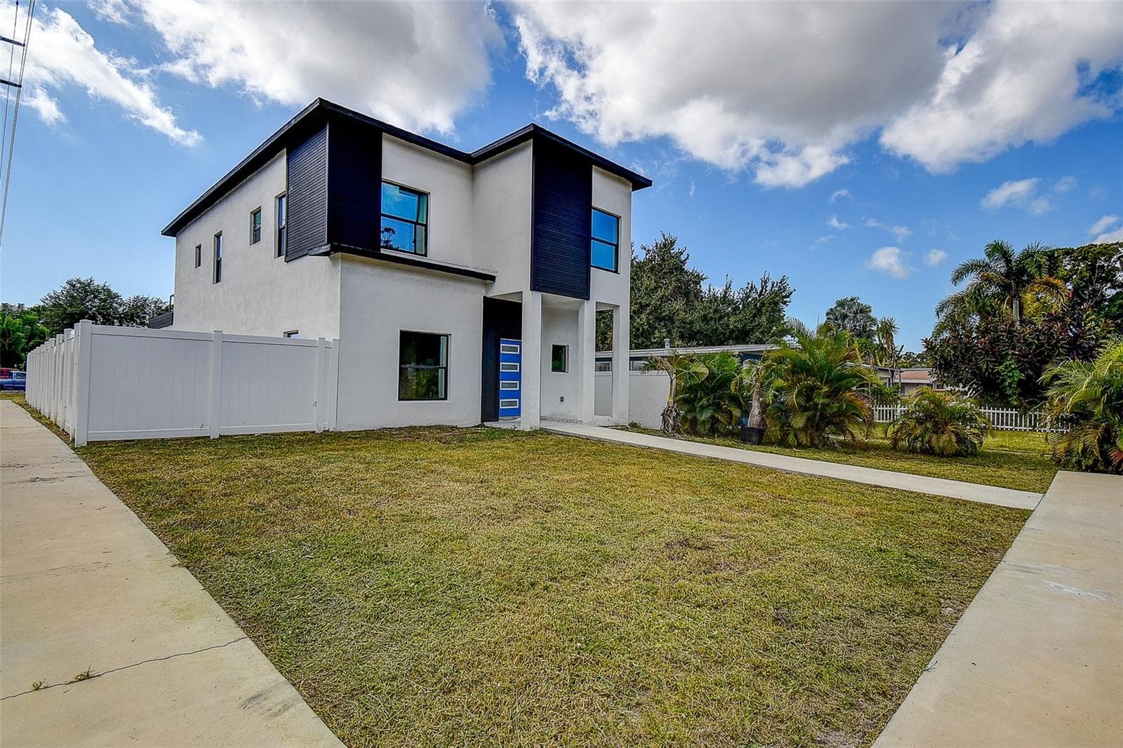 Single Family Residence at 5200 7TH AVE N, ST PETERSBURG, photo 2 of 36