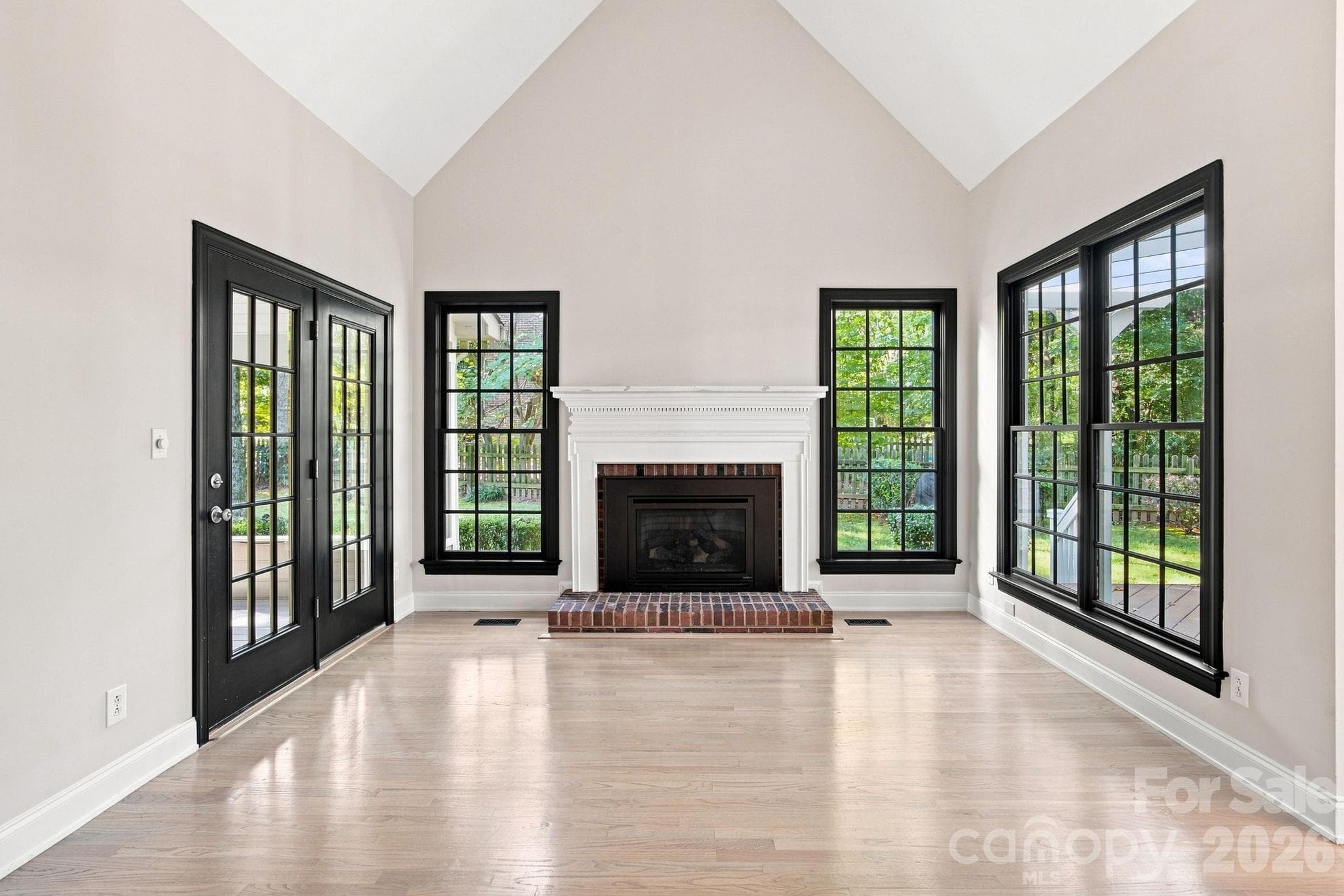 Single Family Residence at 5111 Downing Creek Drive, Charlotte, photo 12 of 48