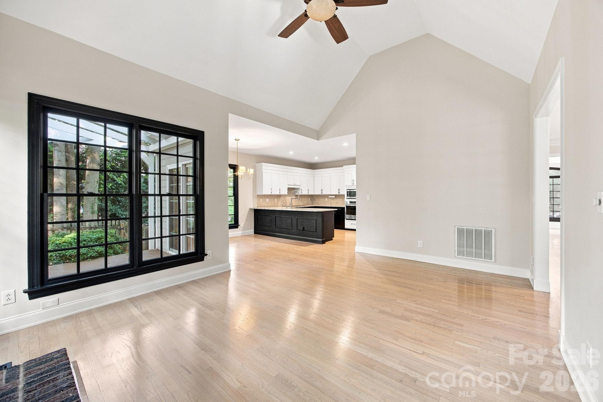 Single Family Residence at 5111 Downing Creek Drive, Charlotte, photo 14 of 48