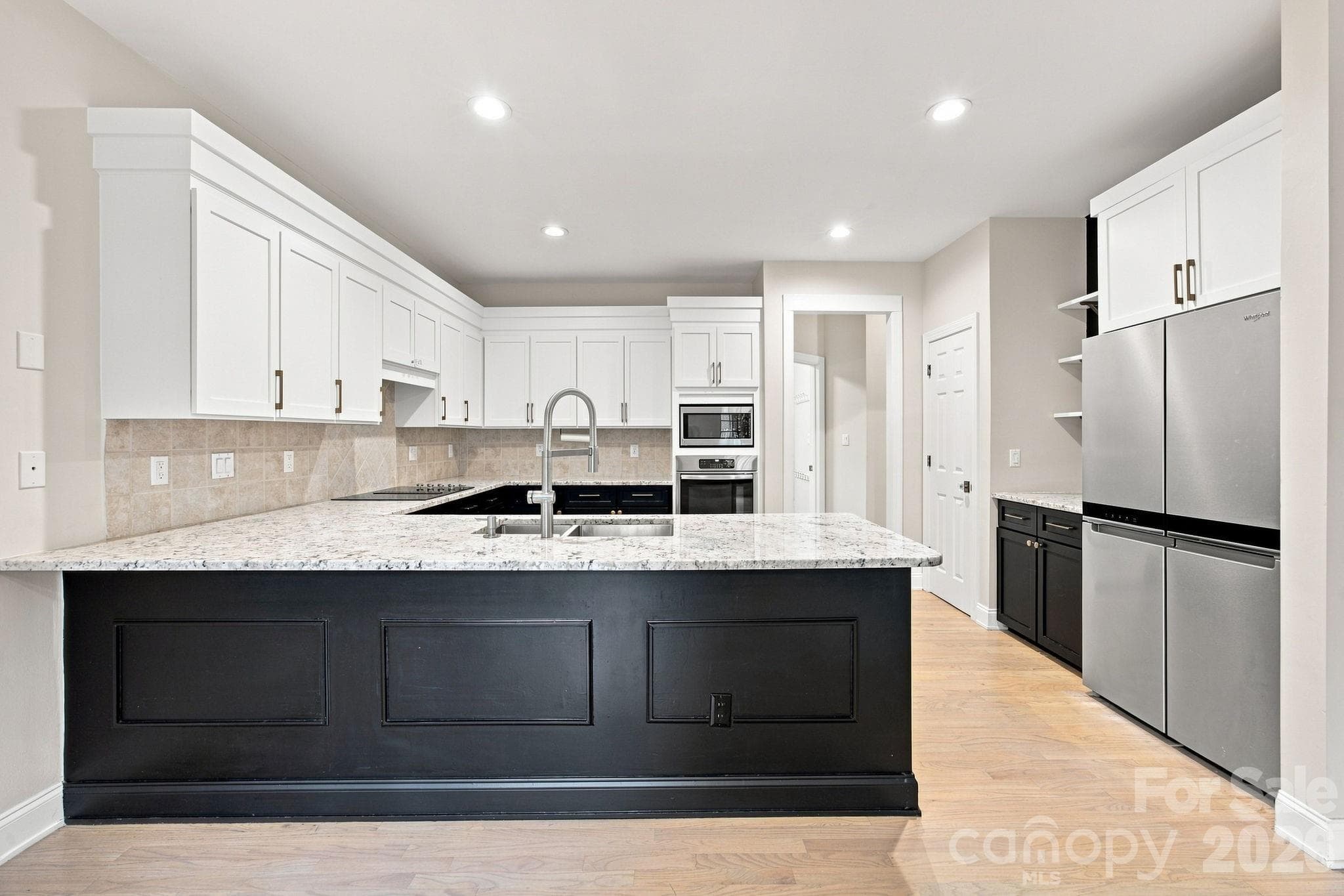 Single Family Residence at 5111 Downing Creek Drive, Charlotte, photo 16 of 48