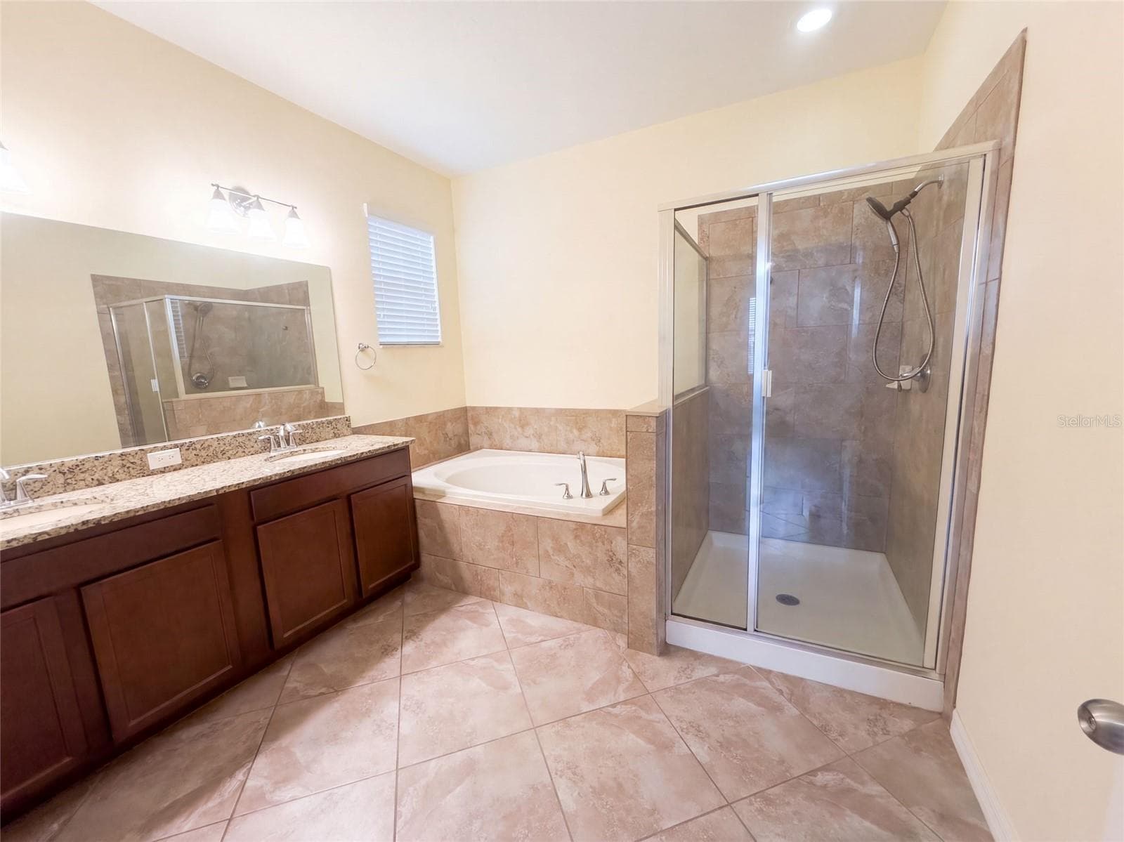 Single Family Residence at 626 TANANA FALL DR, RUSKIN, photo 24 of 36