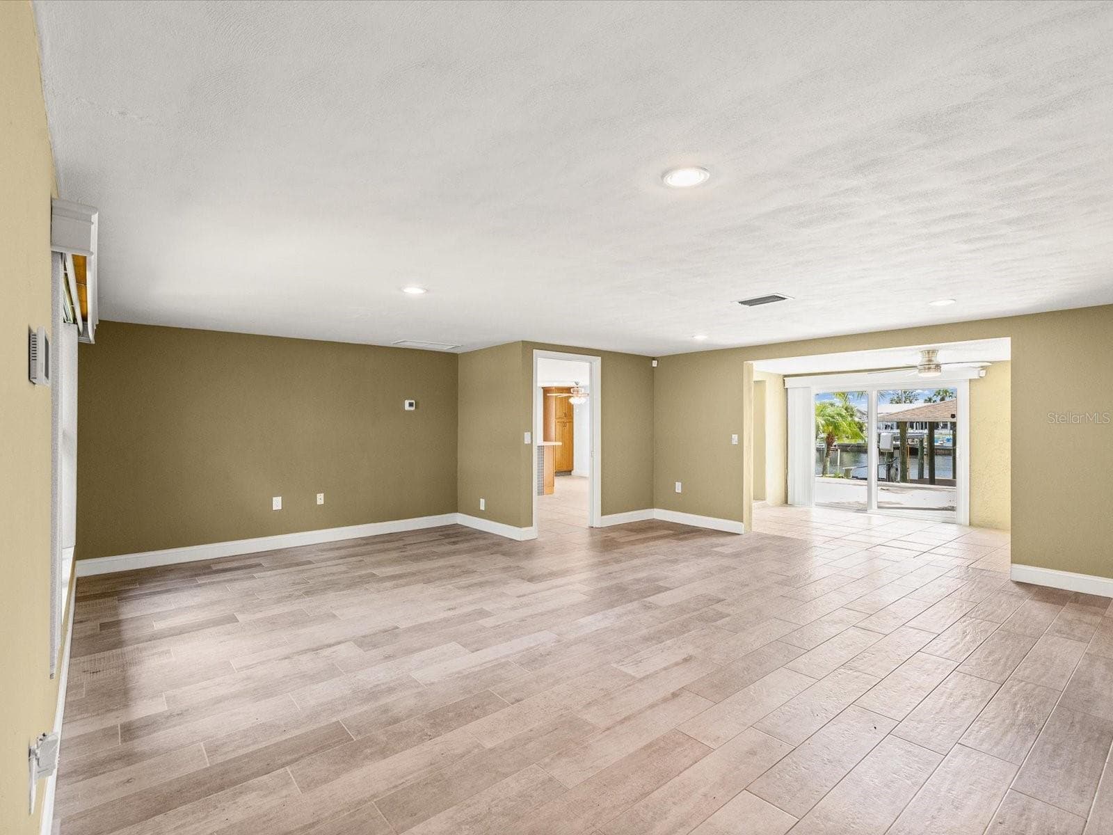 Living Room - 12612 4TH ISLE, HUDSON