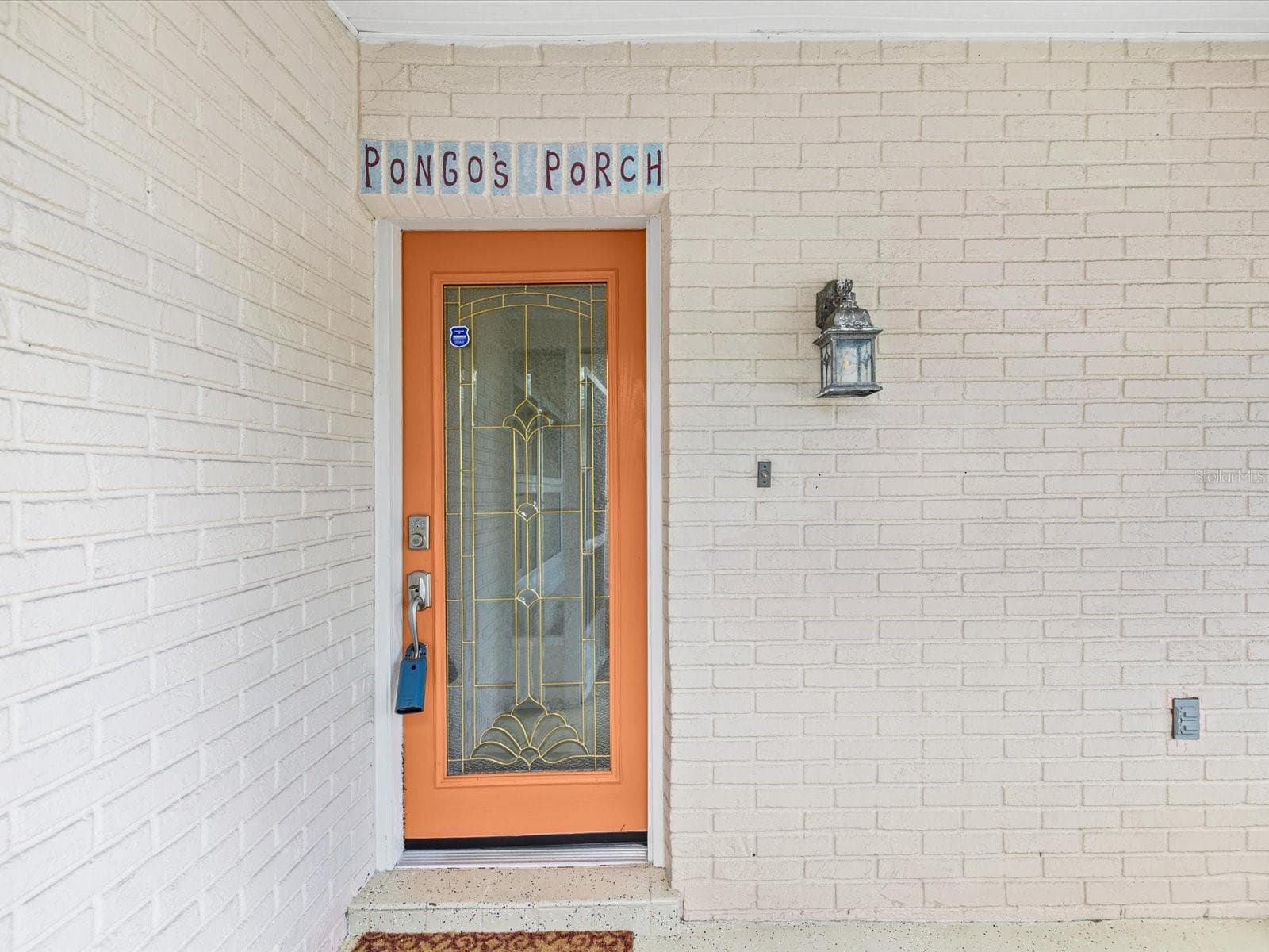 Front Screened in Door - 12612 4TH ISLE, HUDSON