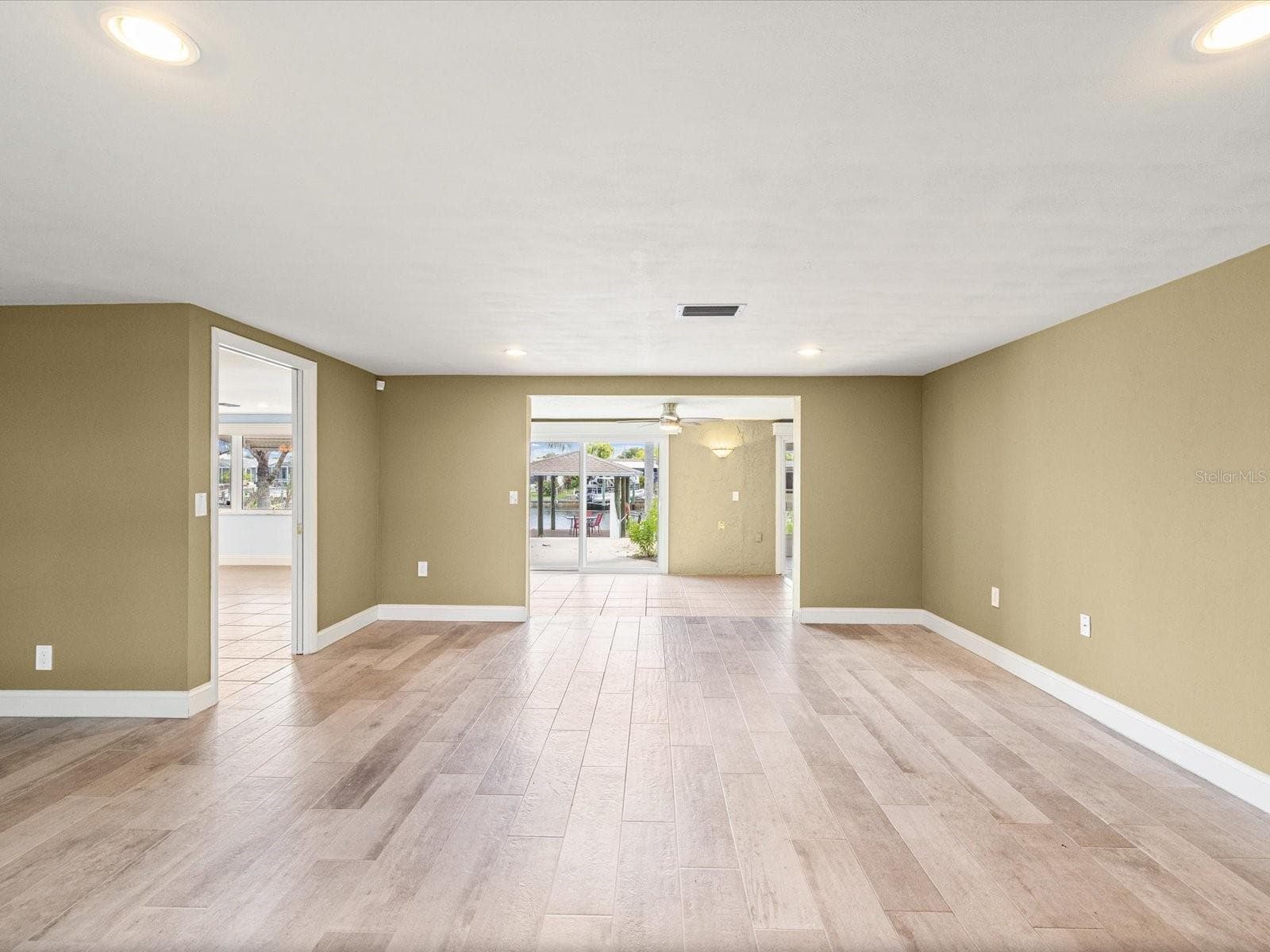 Living Room - 12612 4TH ISLE, HUDSON
