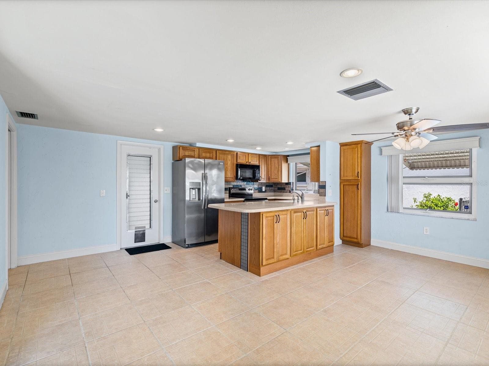 Kitchen/Dining Area - 12612 4TH ISLE, HUDSON