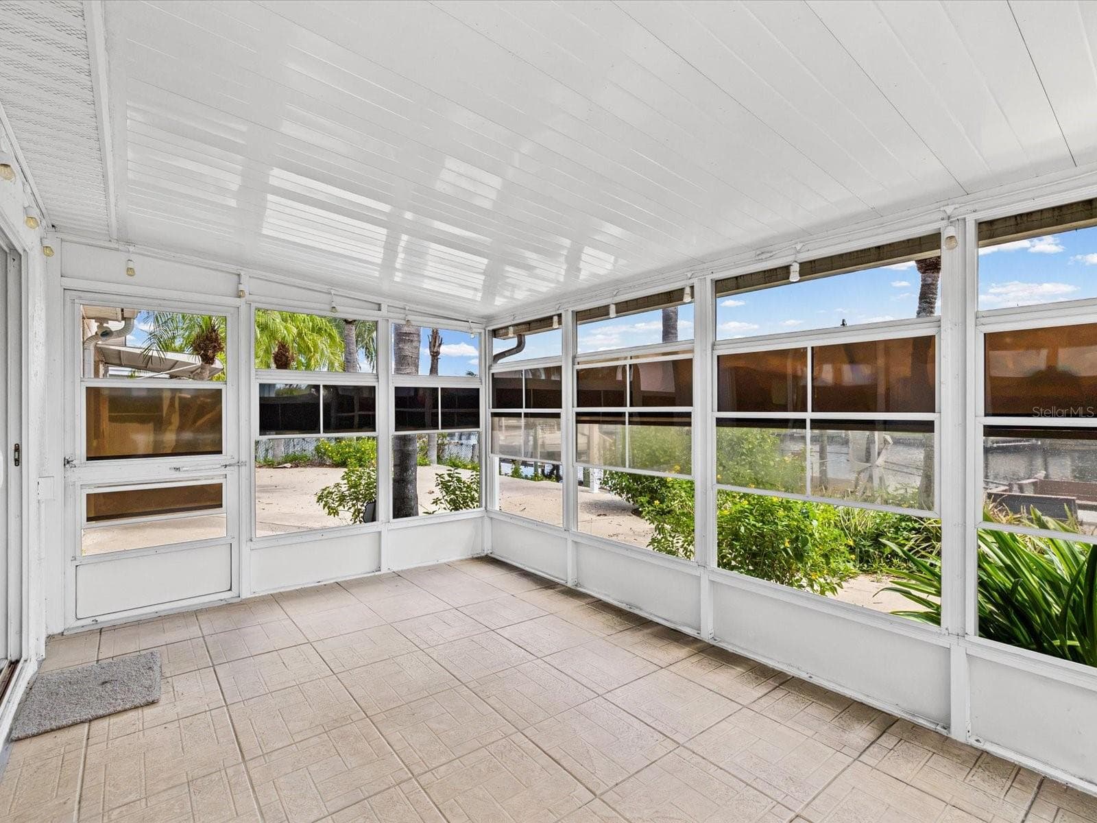 Back Screened/Covered Porch - 12612 4TH ISLE, HUDSON