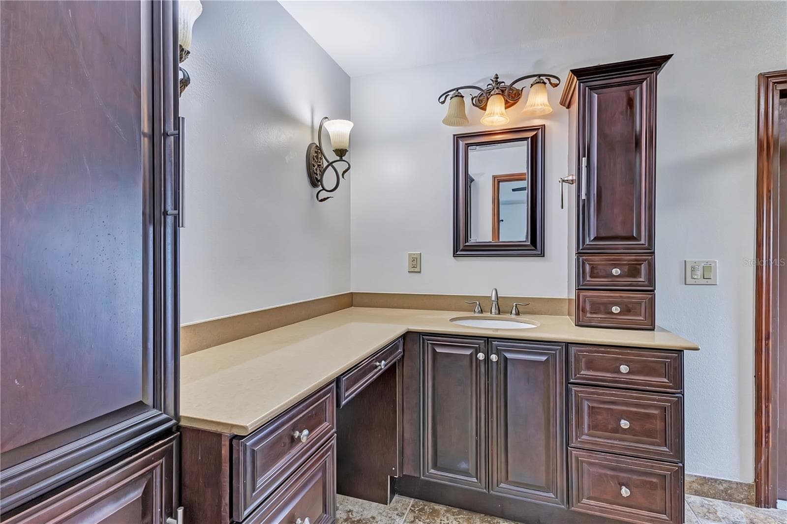 Single Family Residence at 6605 CITRUS VALLEY DR, BELLE ISLE, photo 19 of 49