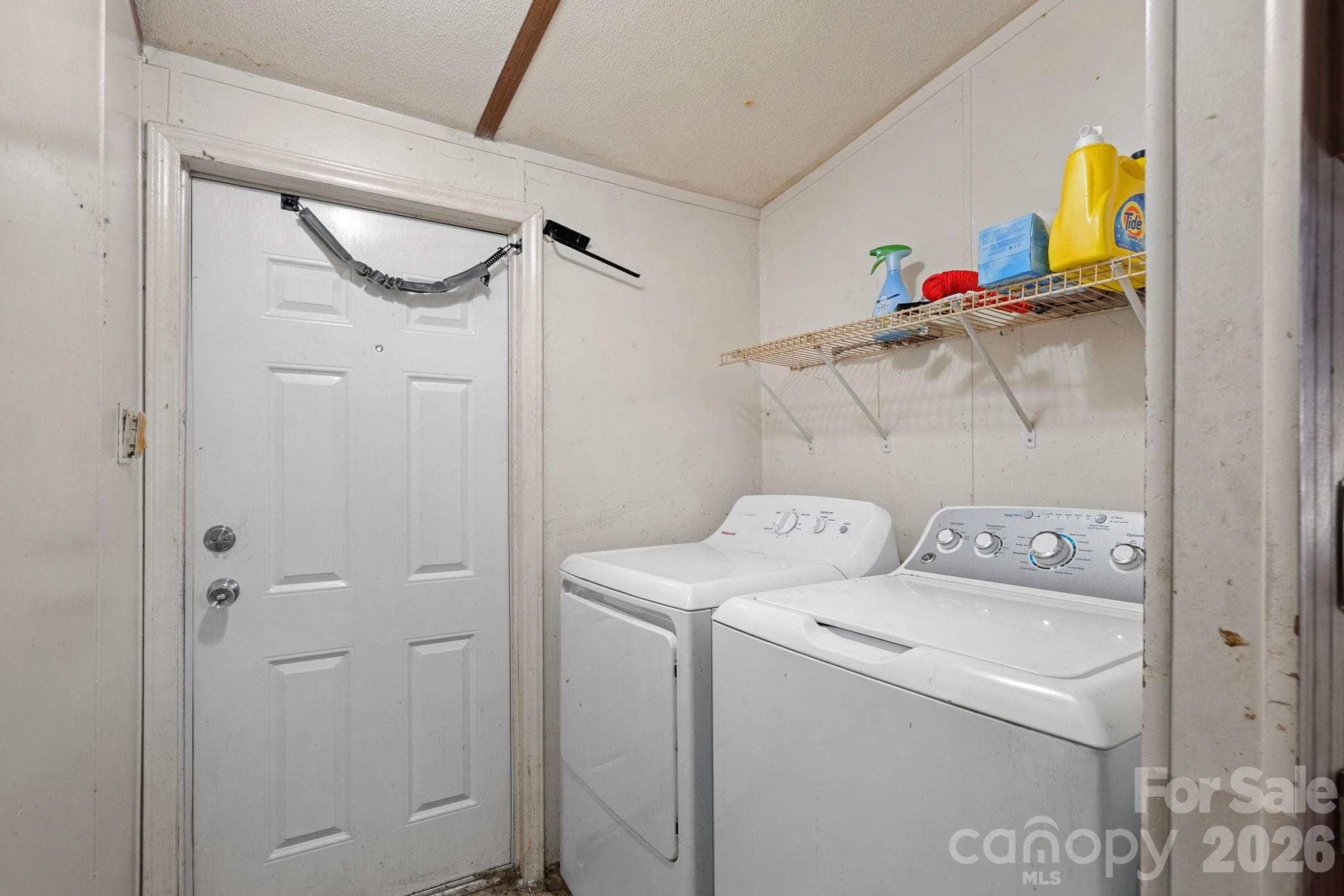 Single Family Residence at 1029 Cy Circle, Concord, photo 7 of 20