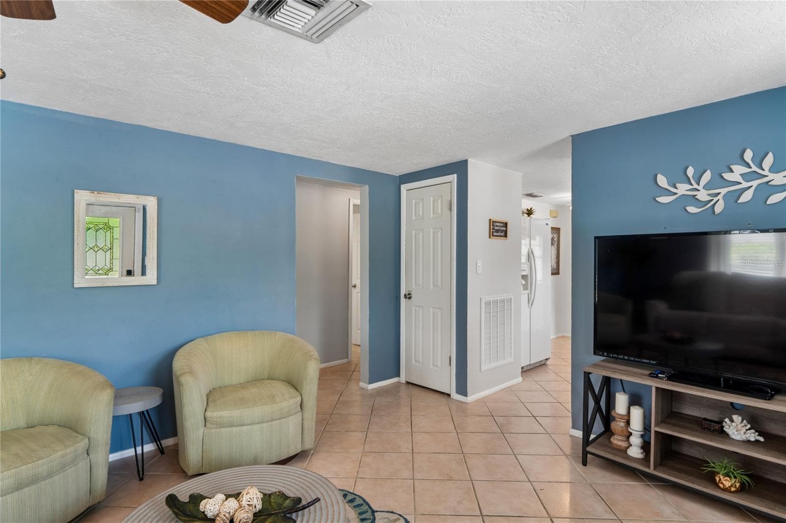 Living Space - 223 N WALTON AVE, TARPON SPRINGS