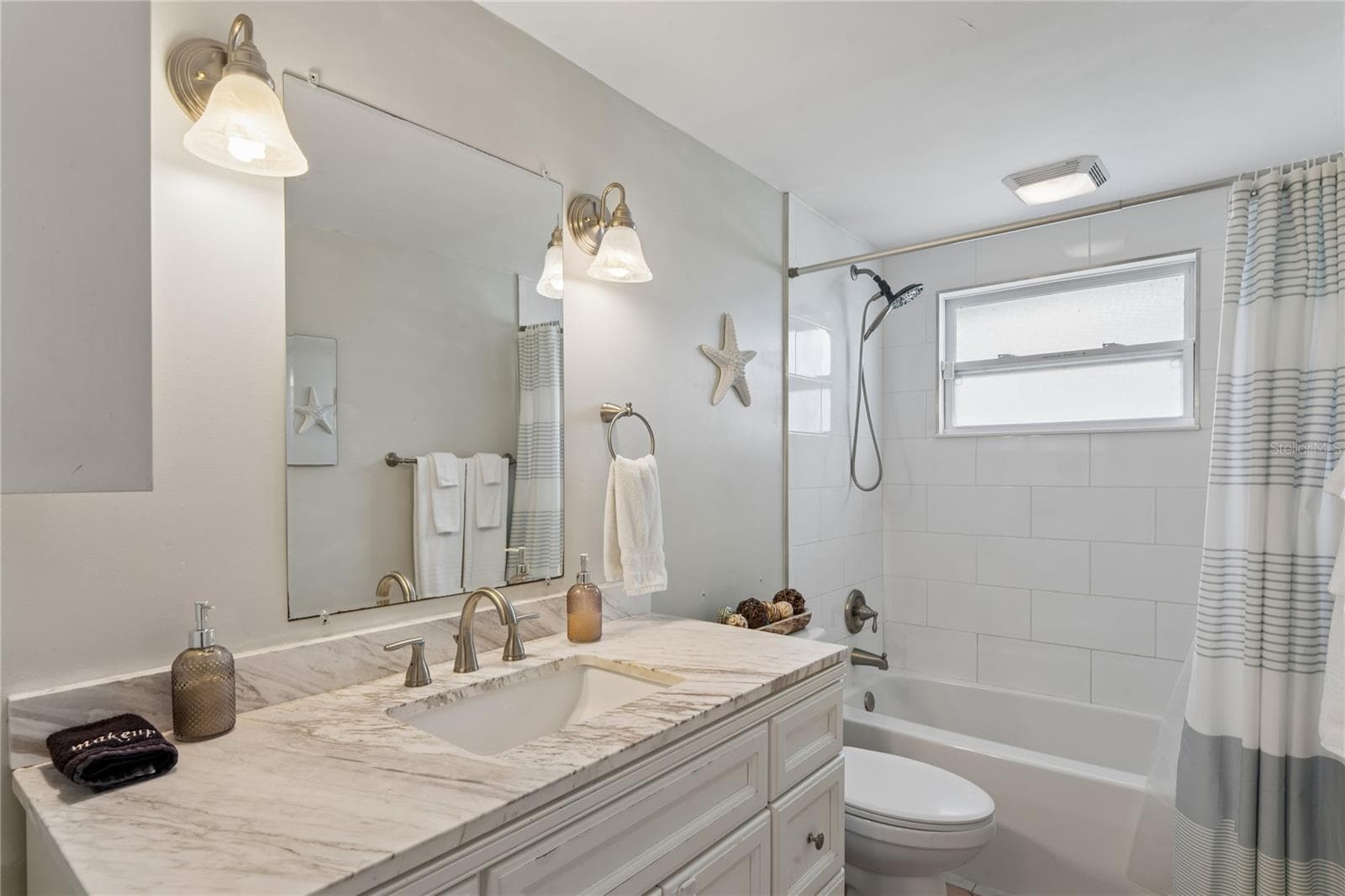 Bath #1 - 223 N WALTON AVE, TARPON SPRINGS