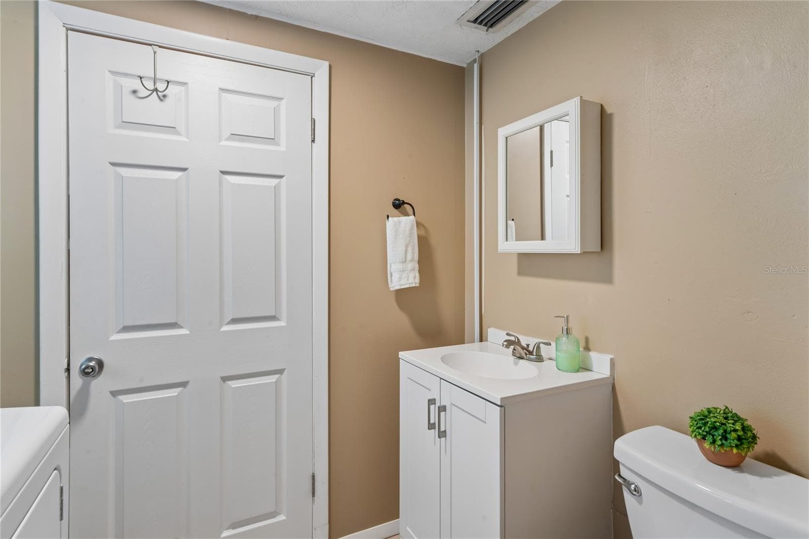 Single Family Residence at 223 N WALTON AVE, TARPON SPRINGS, photo 25 of 48