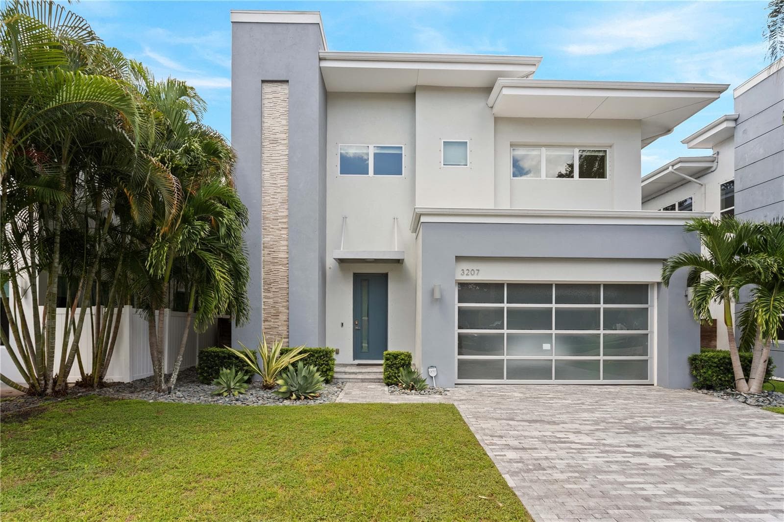 Single Family Residence at 3207 W PAUL AVE, TAMPA, photo 6 of 66