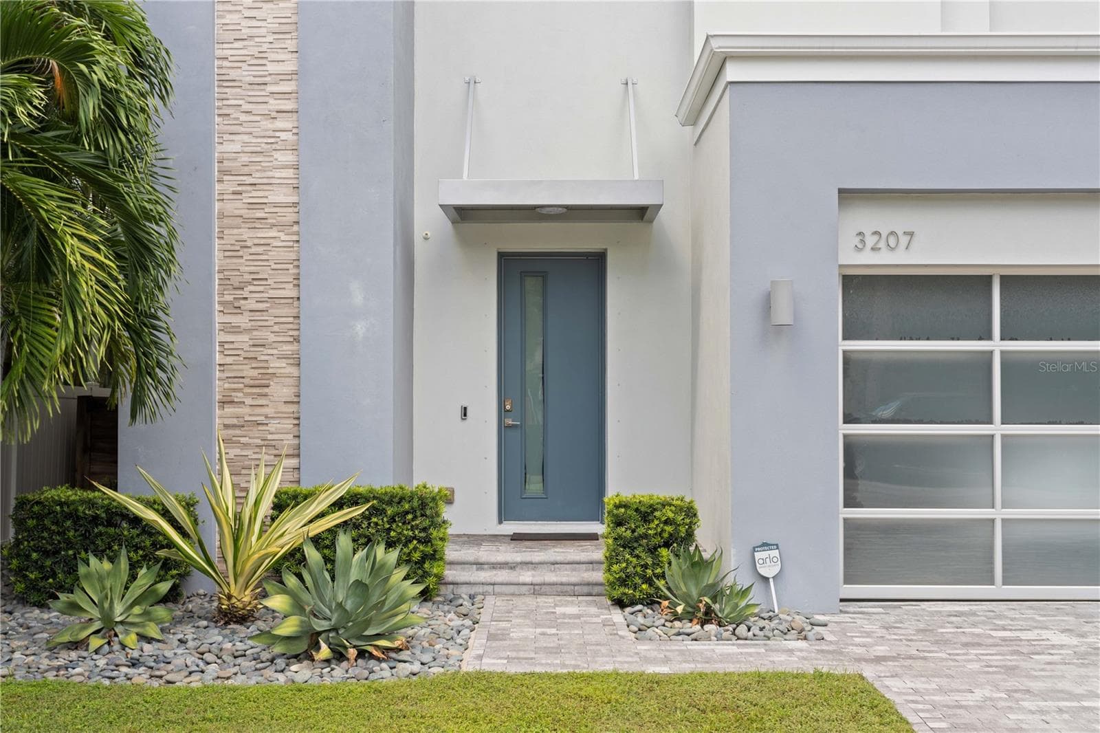 Single Family Residence at 3207 W PAUL AVE, TAMPA, photo 7 of 66