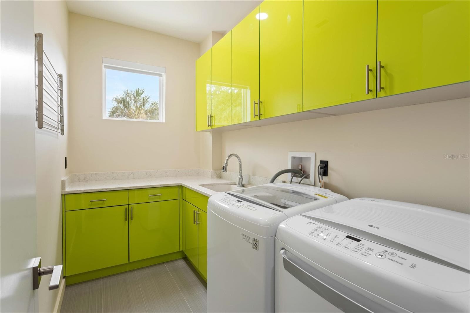 Single Family Residence at 3207 W PAUL AVE, TAMPA, photo 47 of 66