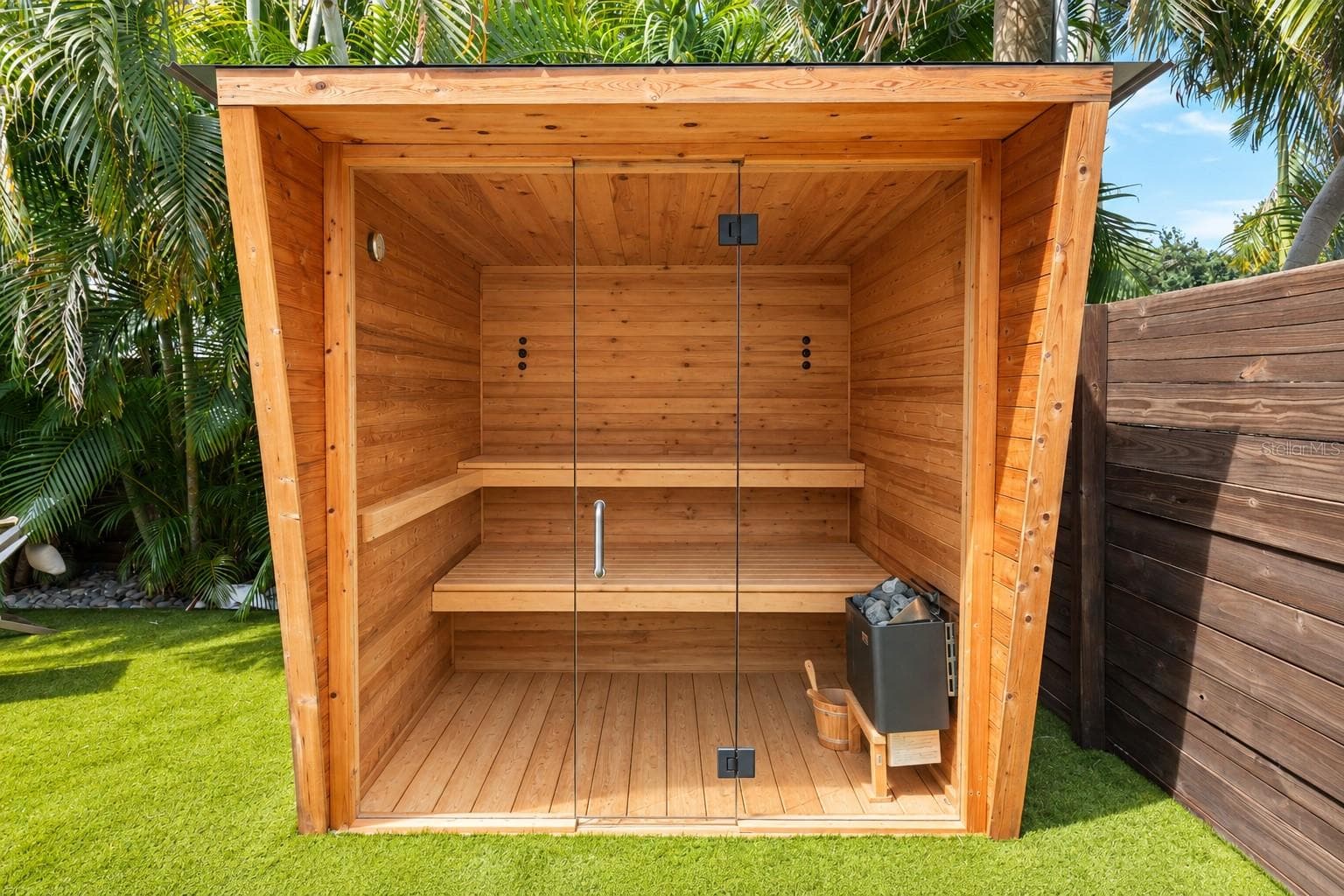 Sauna - 3207 W PAUL AVE, TAMPA
