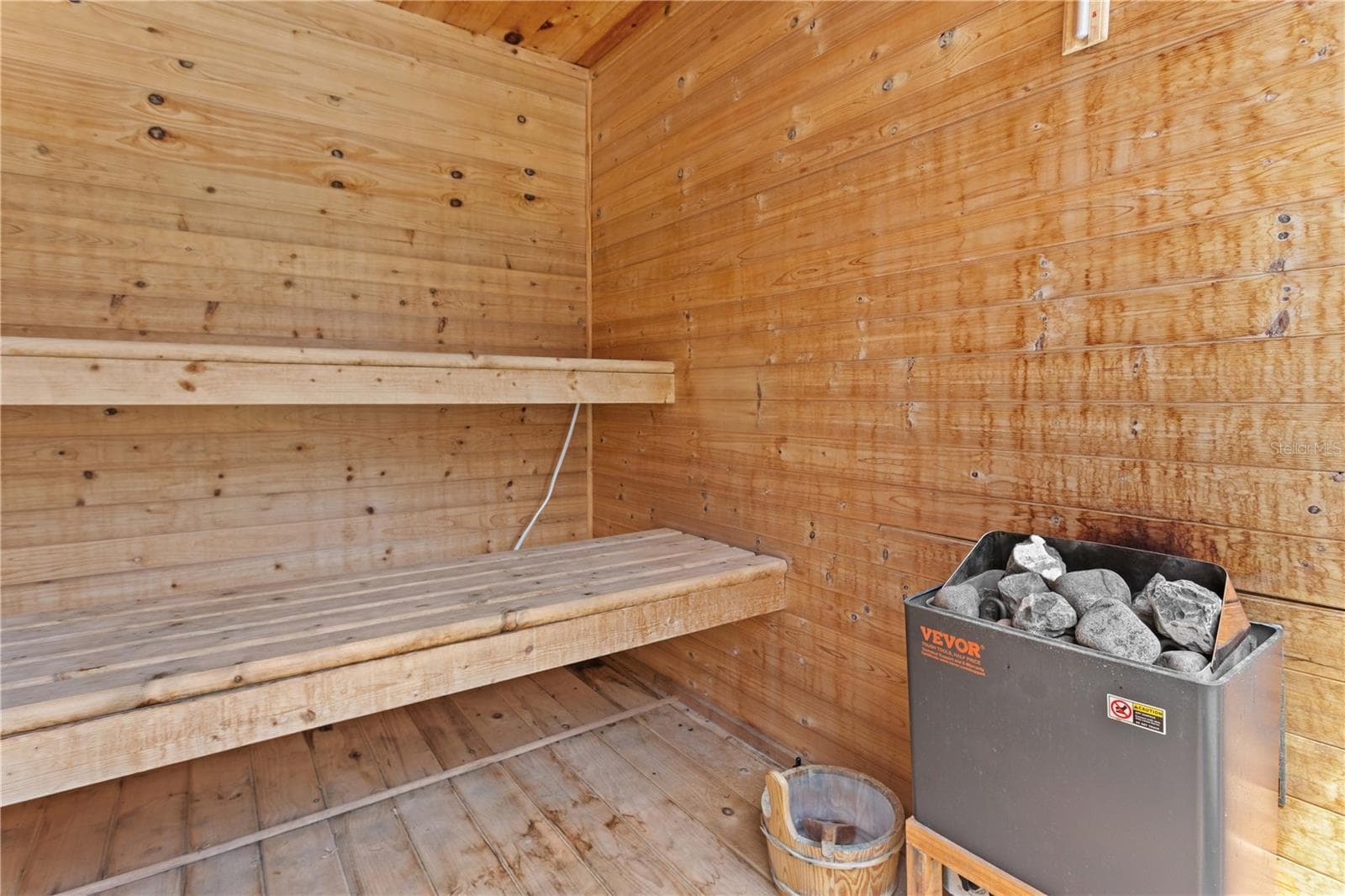 Sauna - 3207 W PAUL AVE, TAMPA