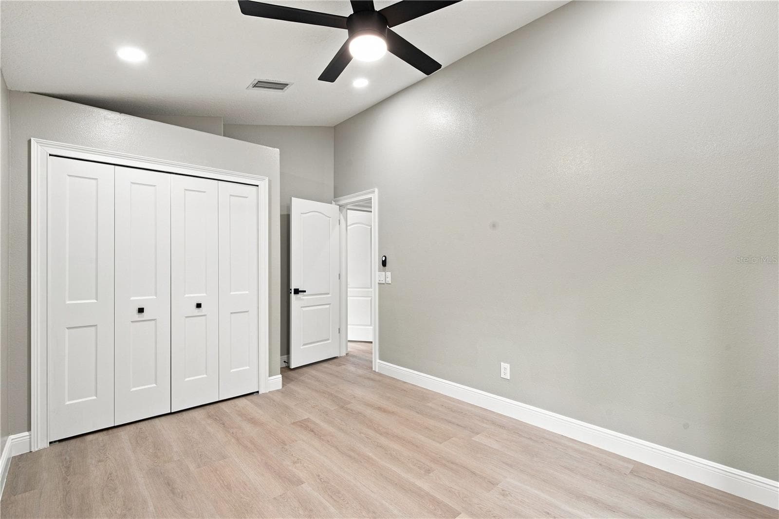 Single Family Residence at 6137 WHIMBRELWOOD DR, LITHIA, photo 28 of 45