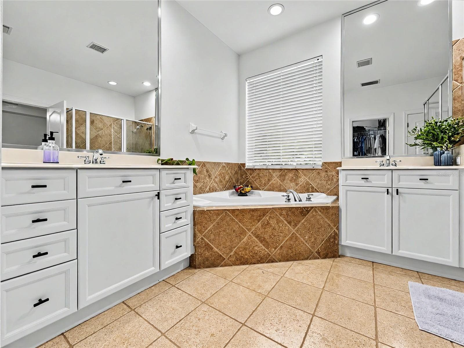 Single Family Residence at 12909 CRAGSIDE LN, WINDERMERE, photo 32 of 38
