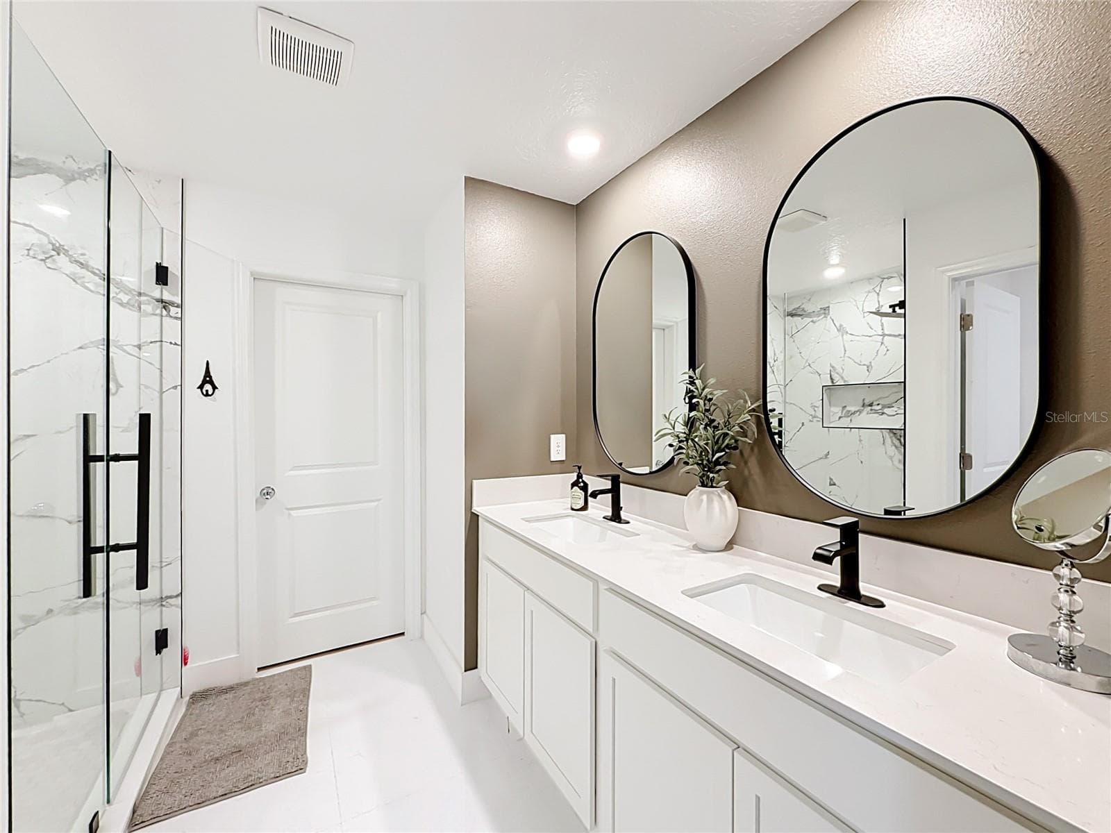 Single Family Residence at 7542 HEADWATERS CT, GROVELAND, photo 33 of 49