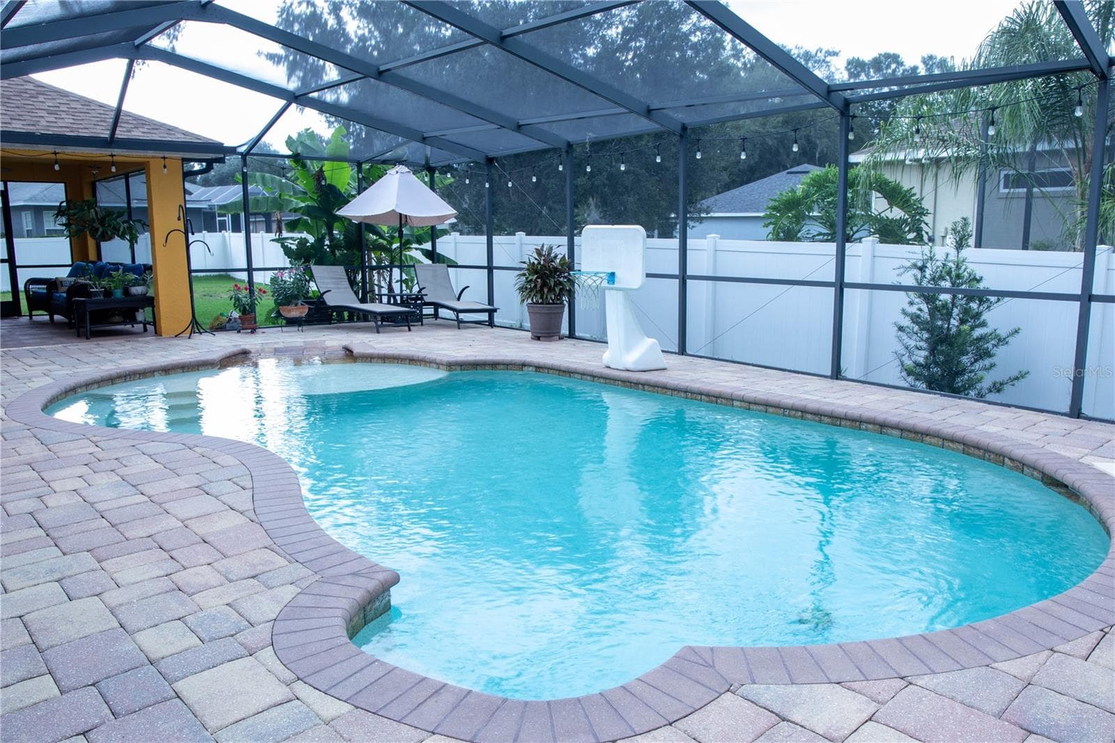 Heated Salt Water Pool - 6093 VELVET LOOP, LAKELAND