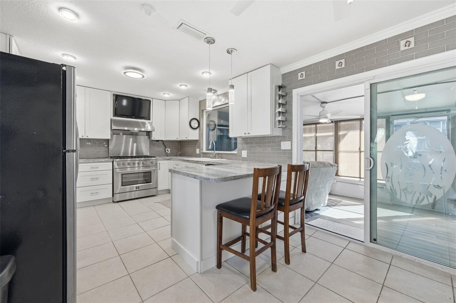 Single Family Residence at 6424 BOATYARD DR, HUDSON, photo 11 of 47
