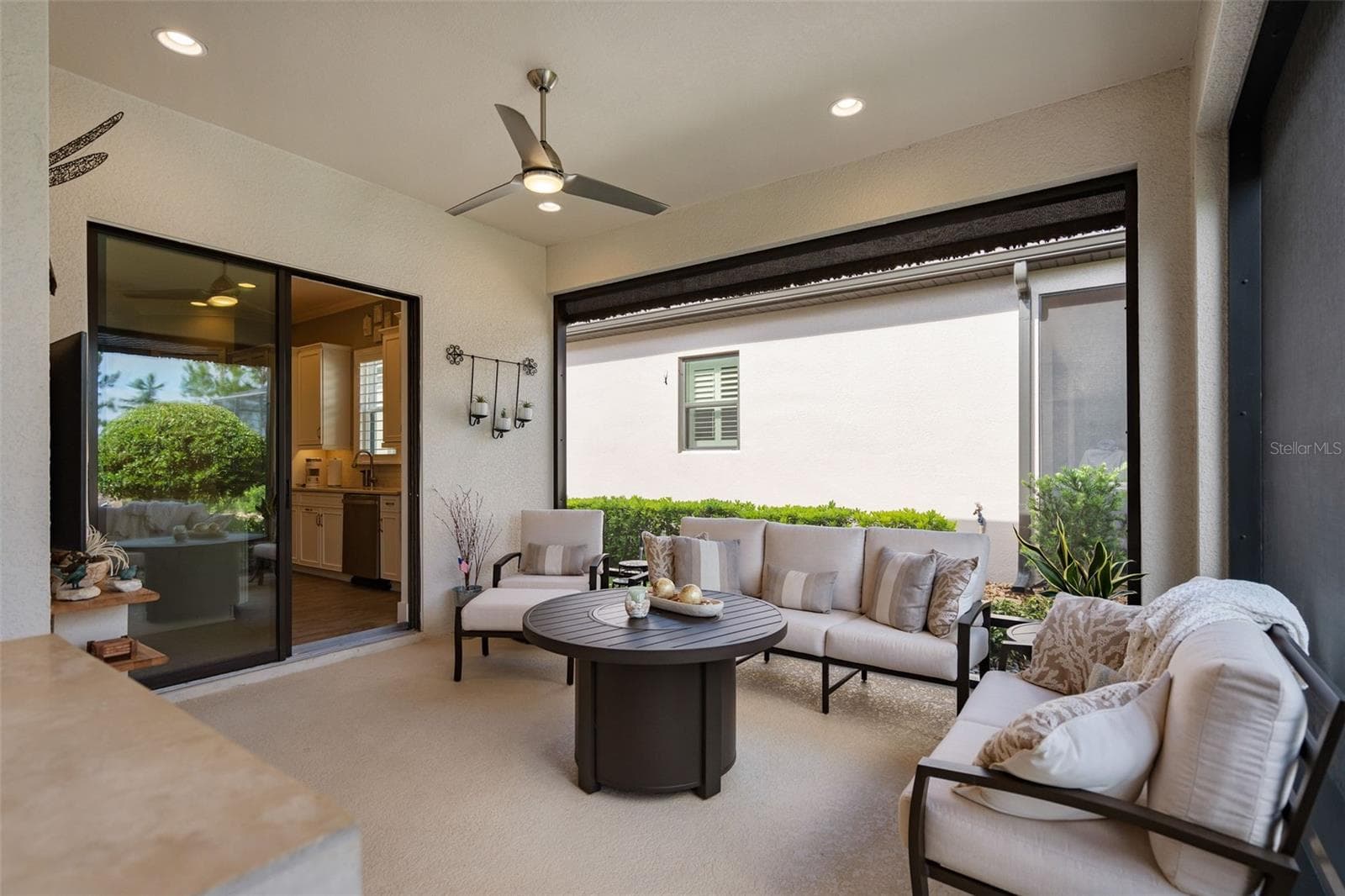 Screened lanai to kick back and relax with family and friends. This extends the indoor entertaining area to the outside. - 1279 ZEEK RIDGE ST, CLERMONT