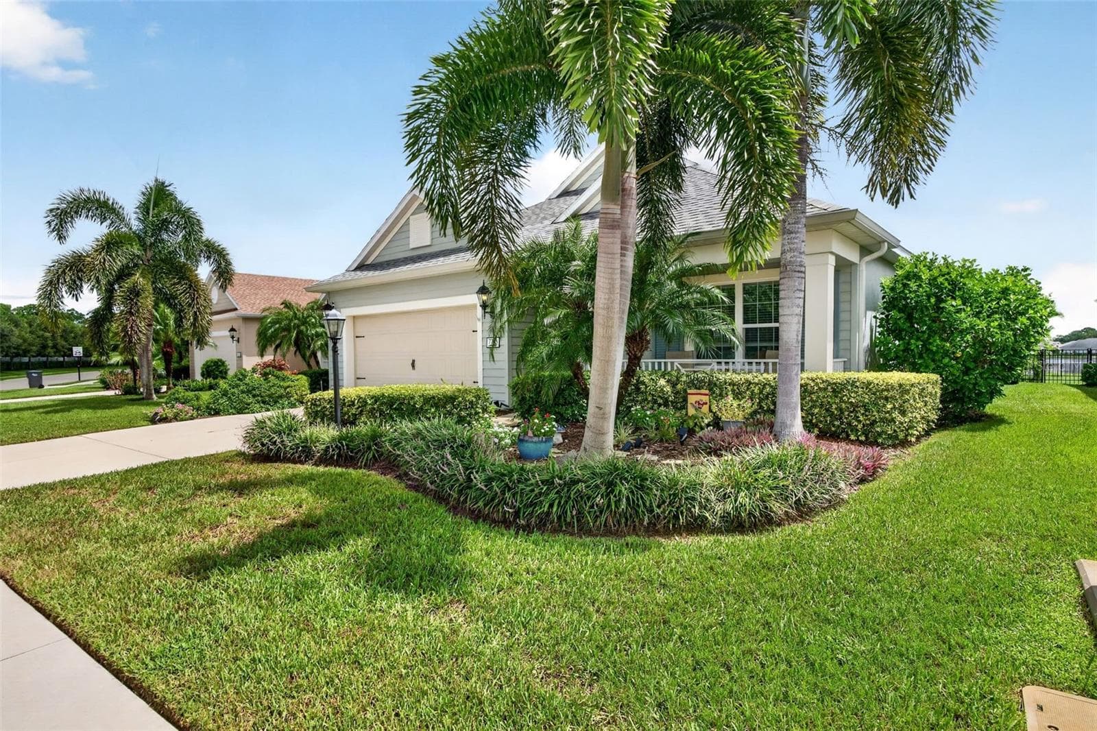 Single Family Residence at 7735 RIDGELAKE CIR, BRADENTON, photo 2 of 55