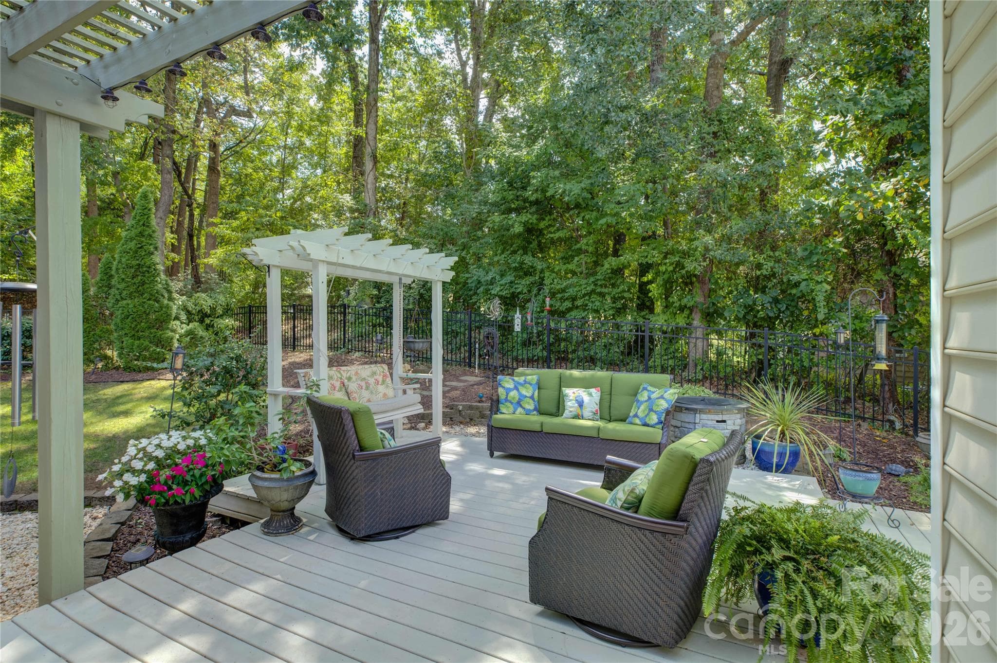 Private oasis - 946 Lake Club Drive, Rock Hill