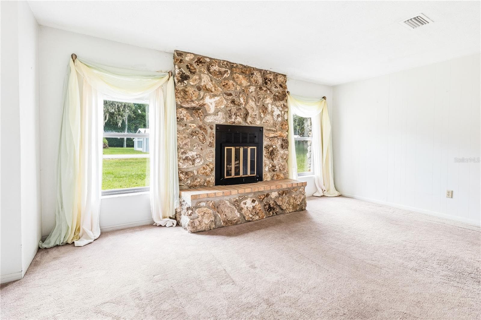 Living Room - WILLISTON HIGHLANDS, WILLISTON