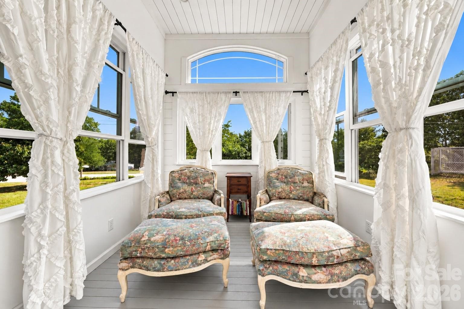 3628 Rainey Ave - Sunroom off front porch - 3628 Rainey Avenue, Sharon