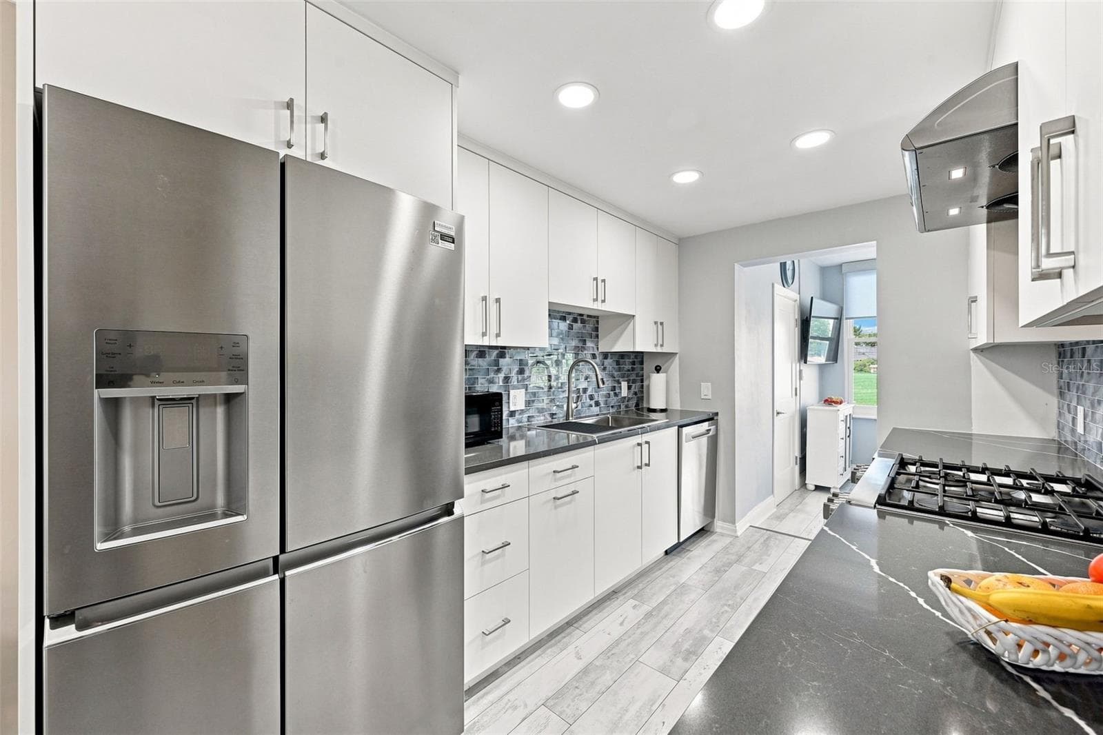 All new top notch appliances - 1898 SHORE DR S #208, SOUTH PASADENA