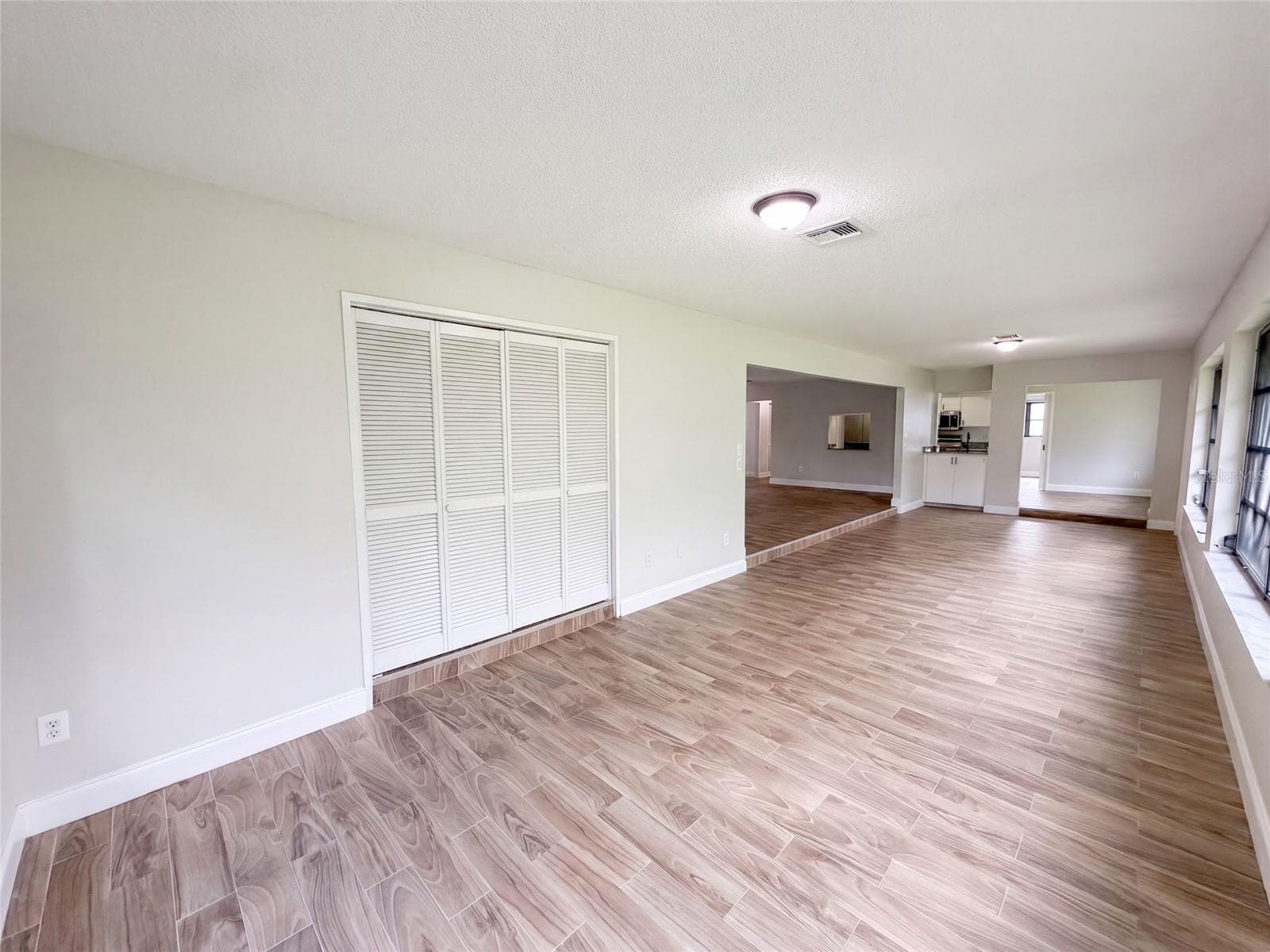 Single Family Residence at 15 SHUMARD CT E, HOMOSASSA, photo 3 of 30