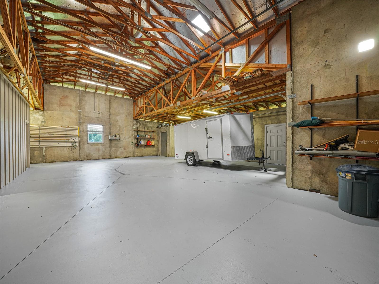Detached garage 3 overhead doors - 6750 LAKELAND HIGHLANDS RD, LAKELAND